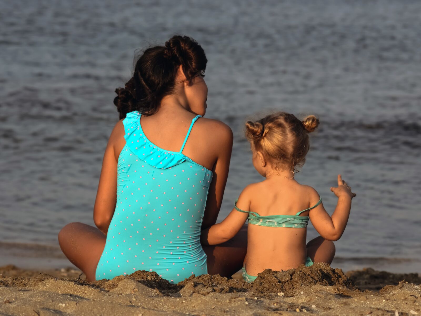 Nikon D3300 sample photo. Sisters, love, beach photography
