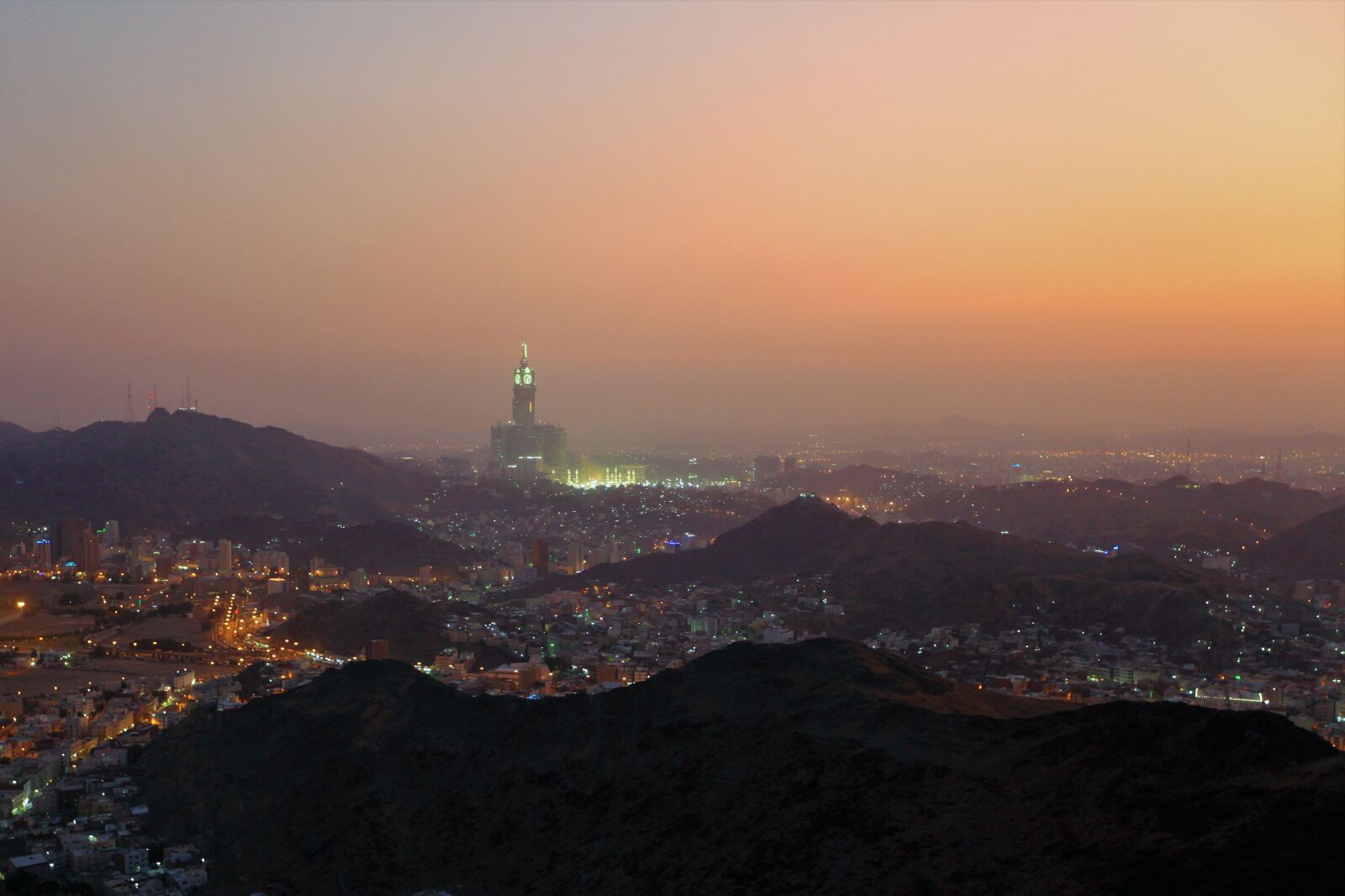 Canon EOS 5D Mark II sample photo. City, night, architecture photography