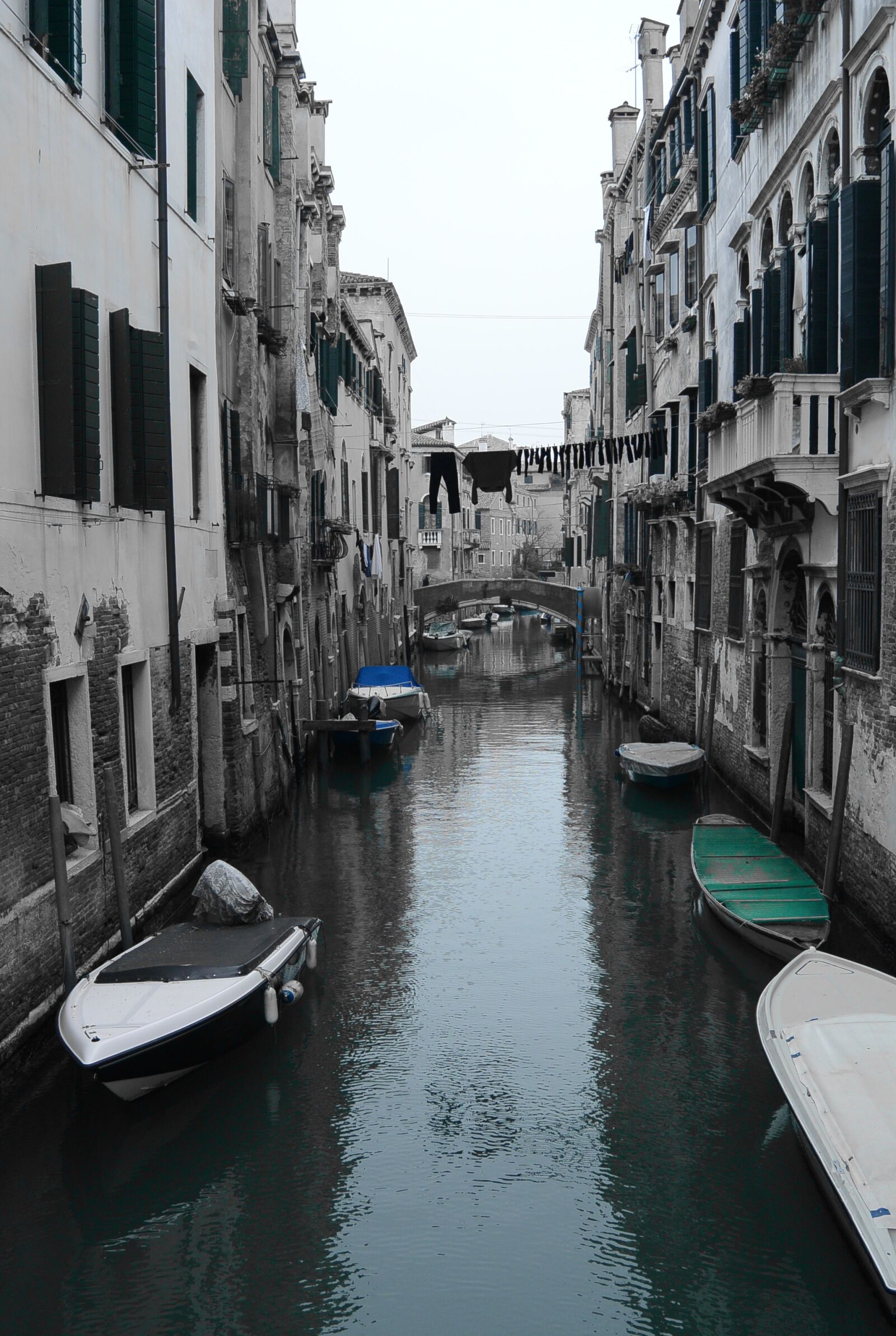 Nikon 1 S1 sample photo. Venice, boats, houses photography