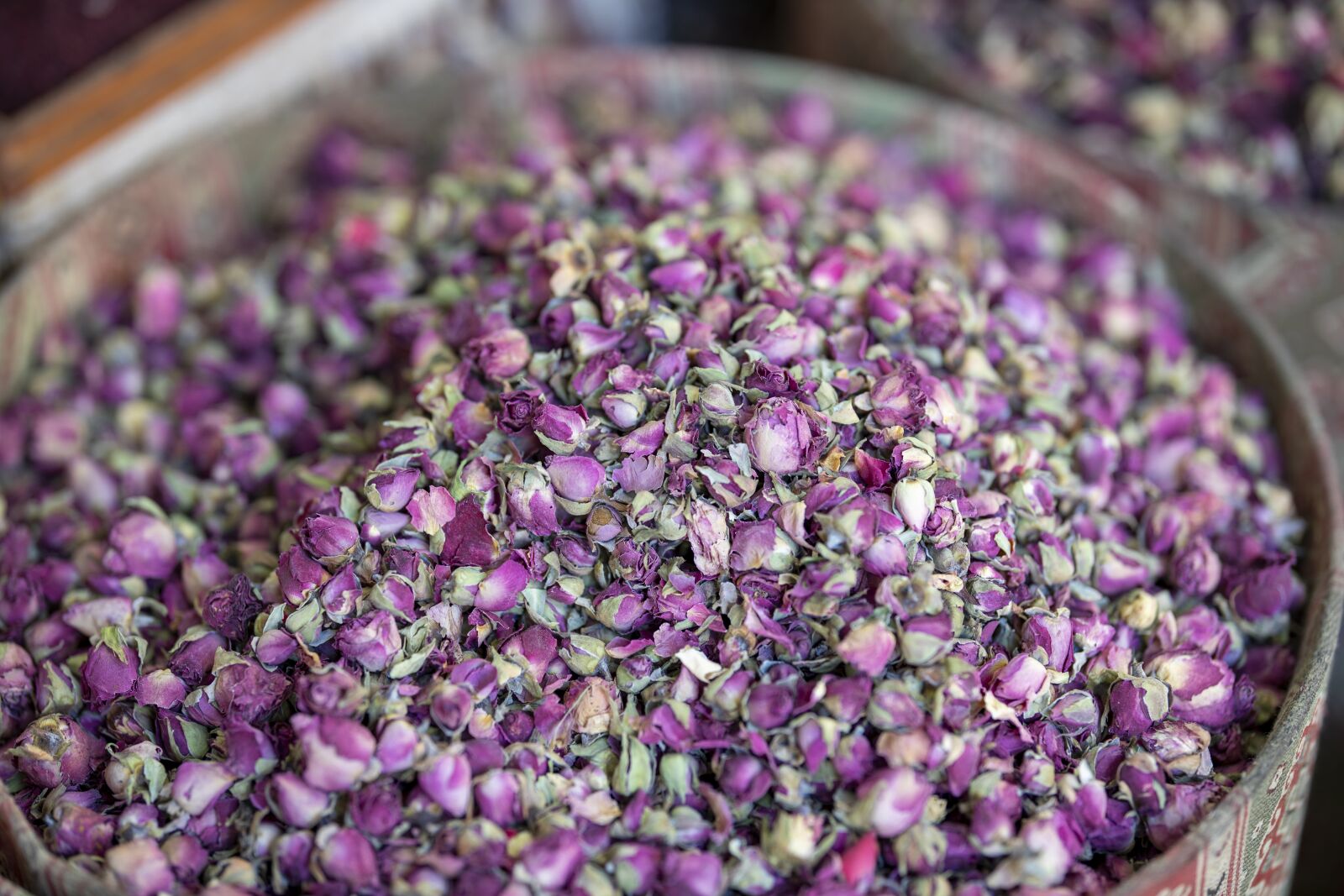 Canon RF 85mm F1.2L USM sample photo. Spice, sunday, market photography