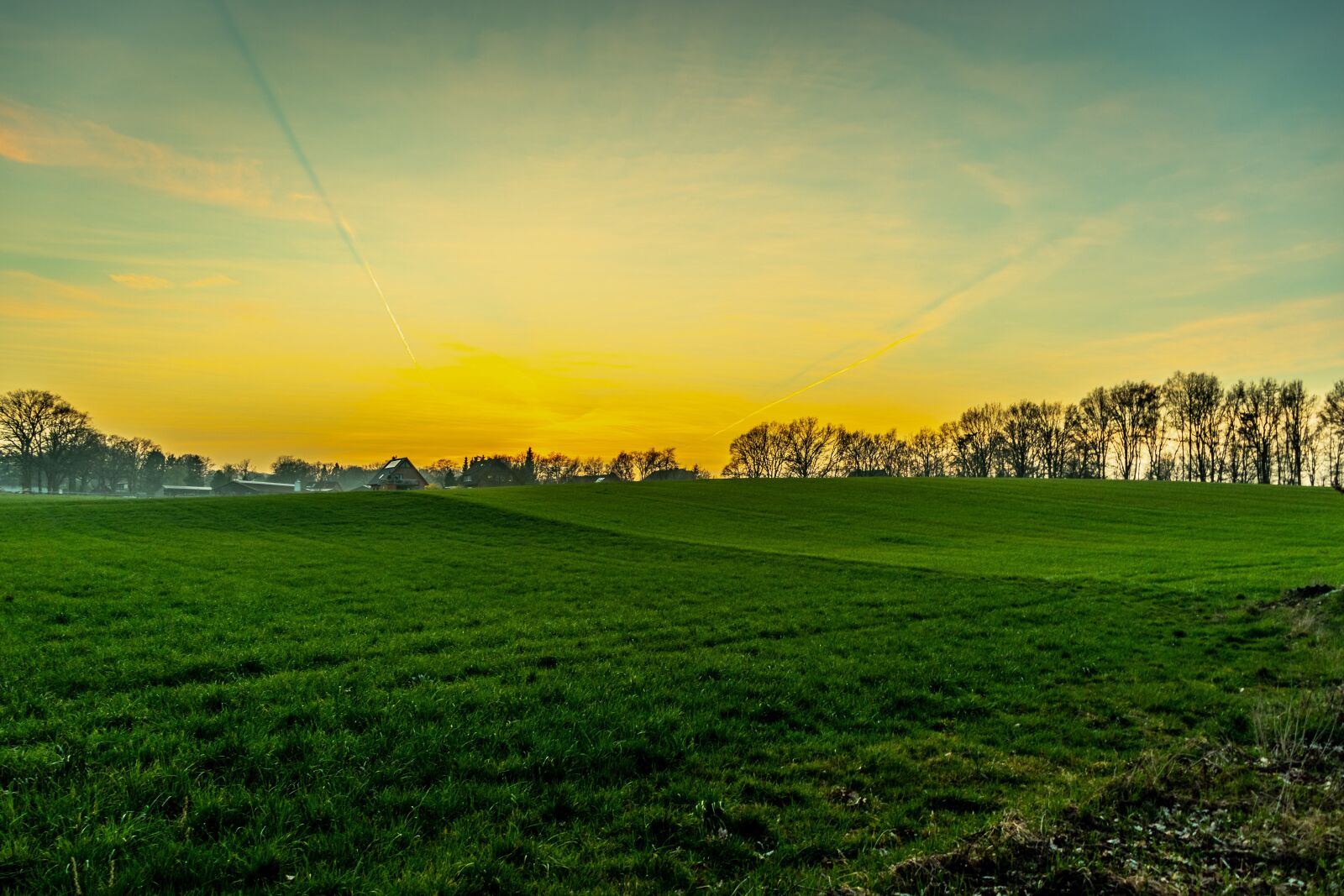 Canon EOS 200D (EOS Rebel SL2 / EOS Kiss X9) sample photo. Sunset, landscape, nature photography