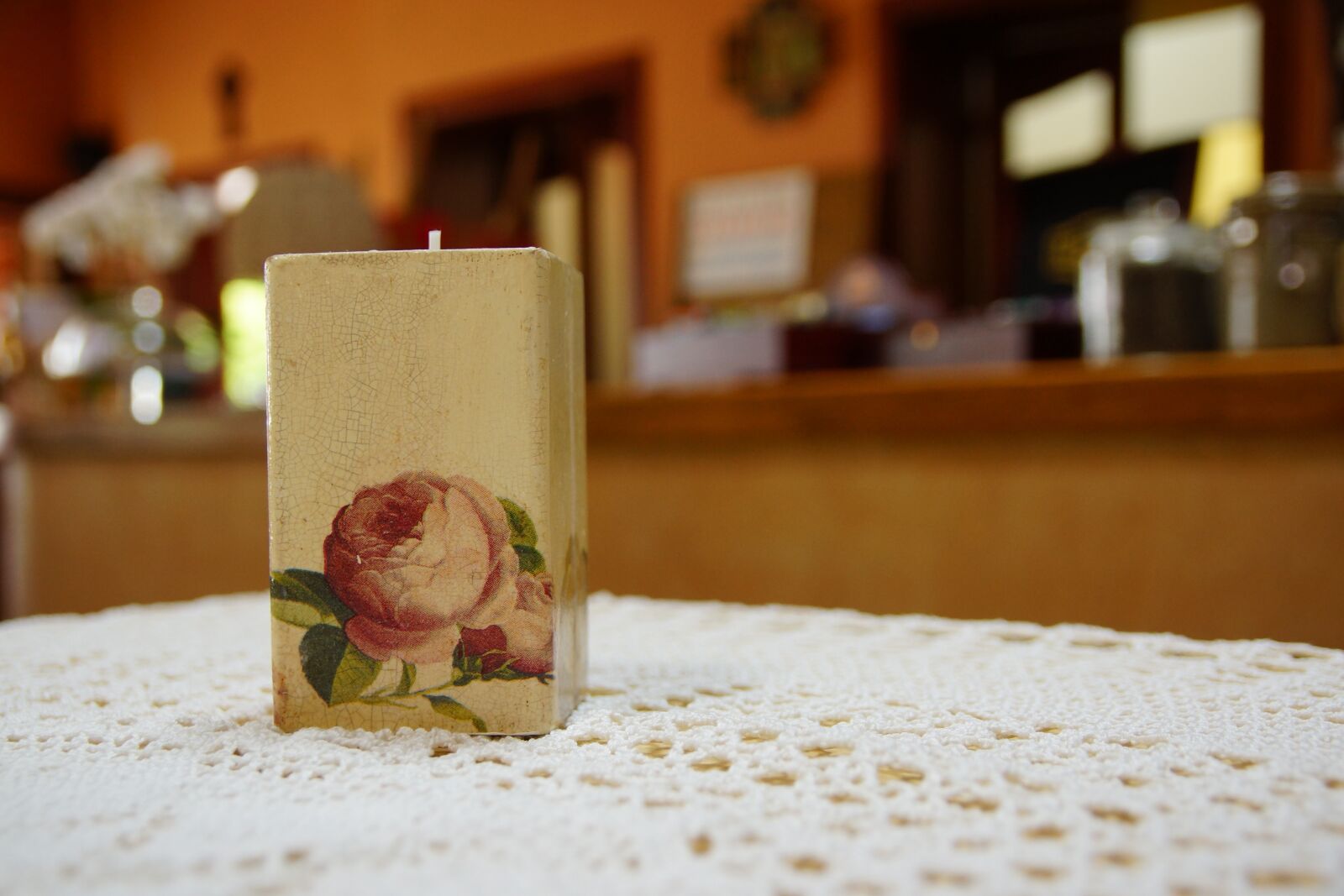 Sony SLT-A65 (SLT-A65V) sample photo. Candle, decoration, dining table photography