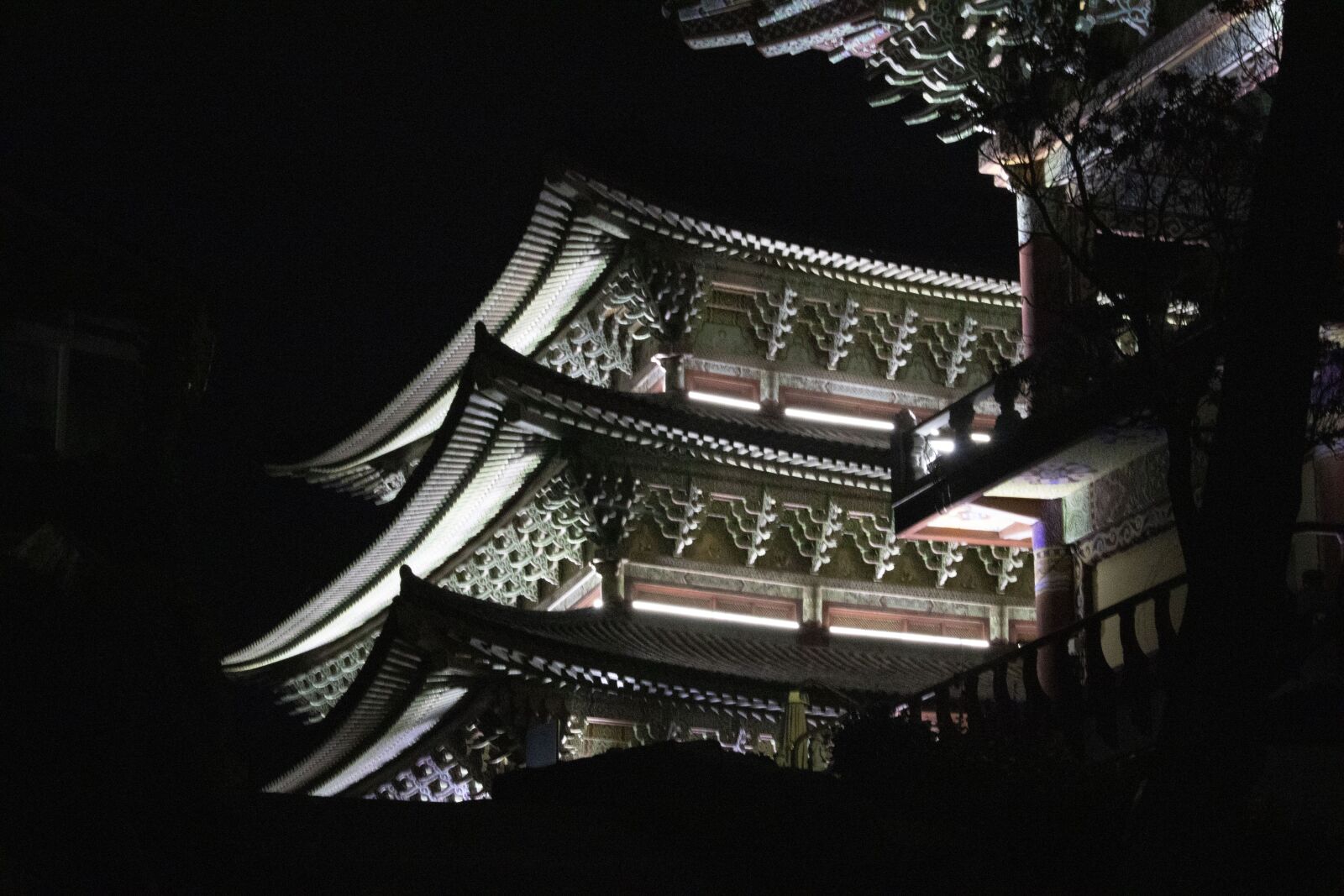Canon EF-S 55-250mm F4-5.6 IS STM sample photo. Temple, night view, landscape photography