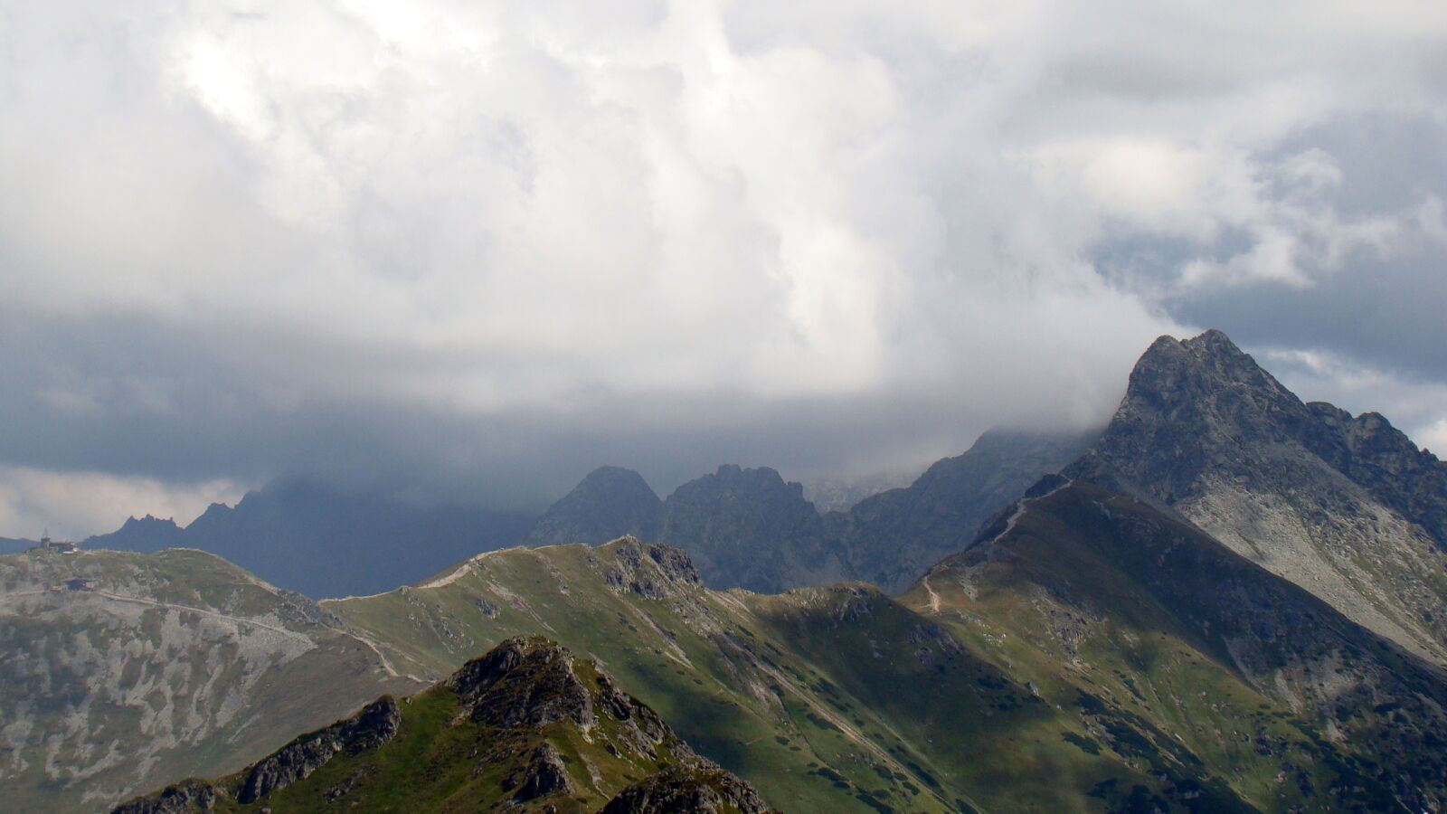 Sony Cyber-shot DSC-H50 sample photo. Mountains, clouds, the tops photography