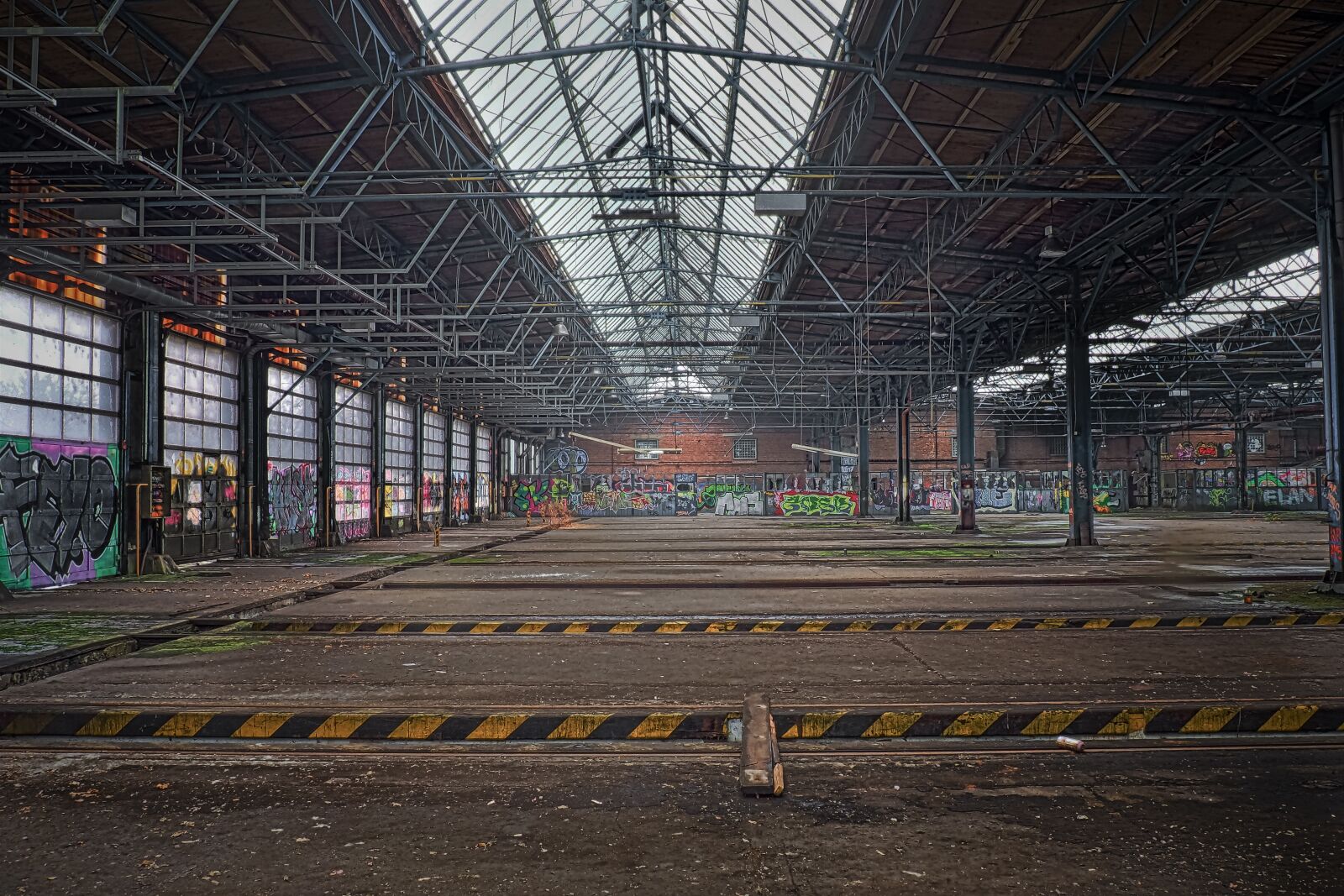 Olympus OM-D E-M10 sample photo. Lost places, pforphoto, old photography