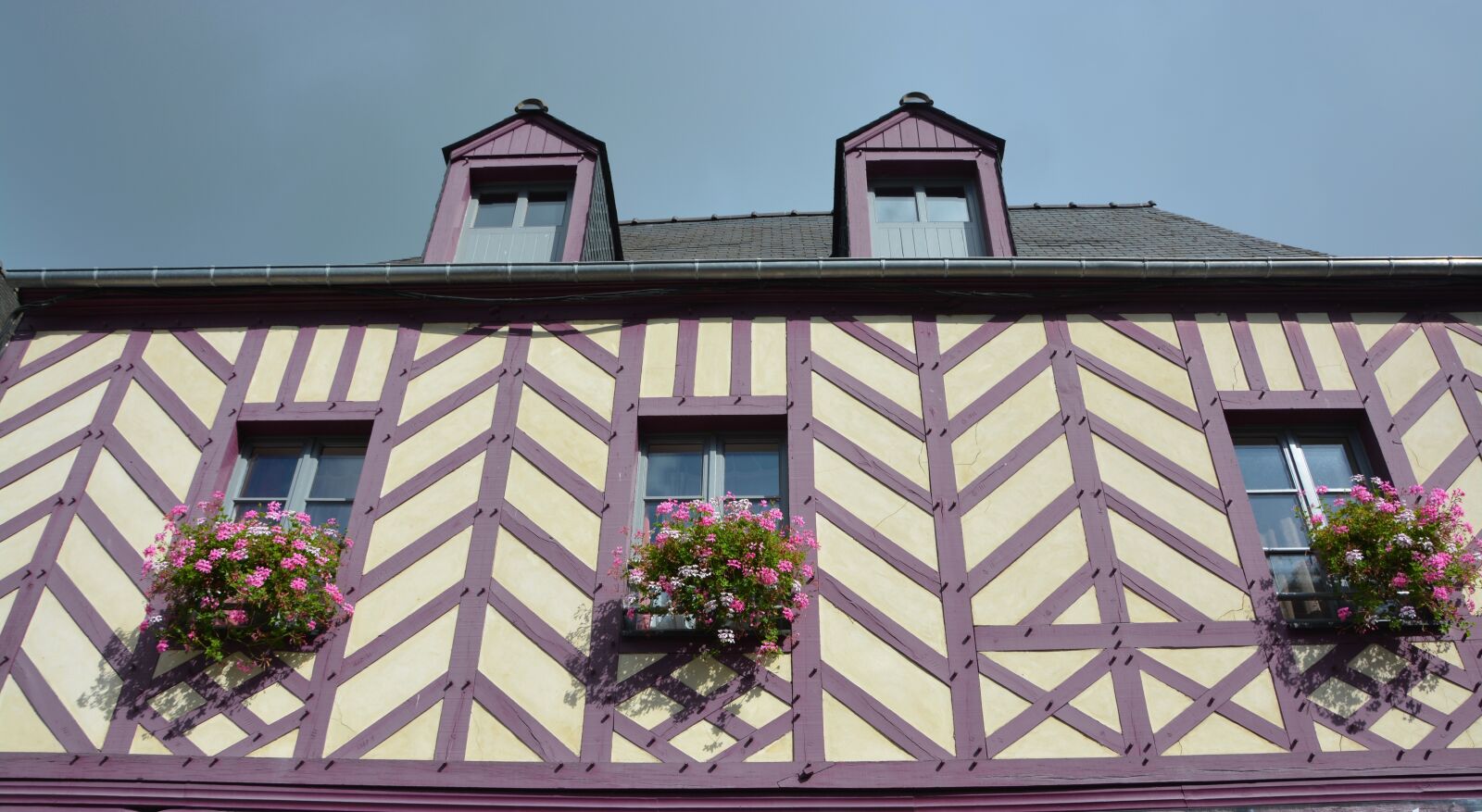 Nikon D5200 sample photo. House old, timber-framed windows photography