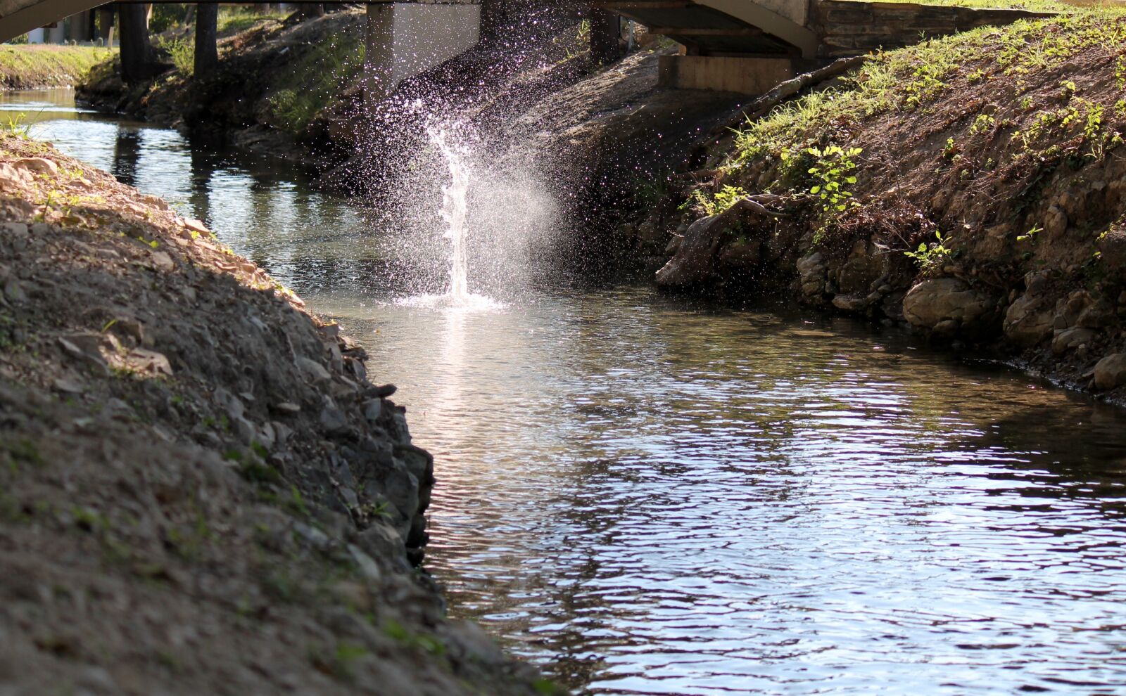 Canon EOS 1100D (EOS Rebel T3 / EOS Kiss X50) sample photo. Splash, creek, water photography
