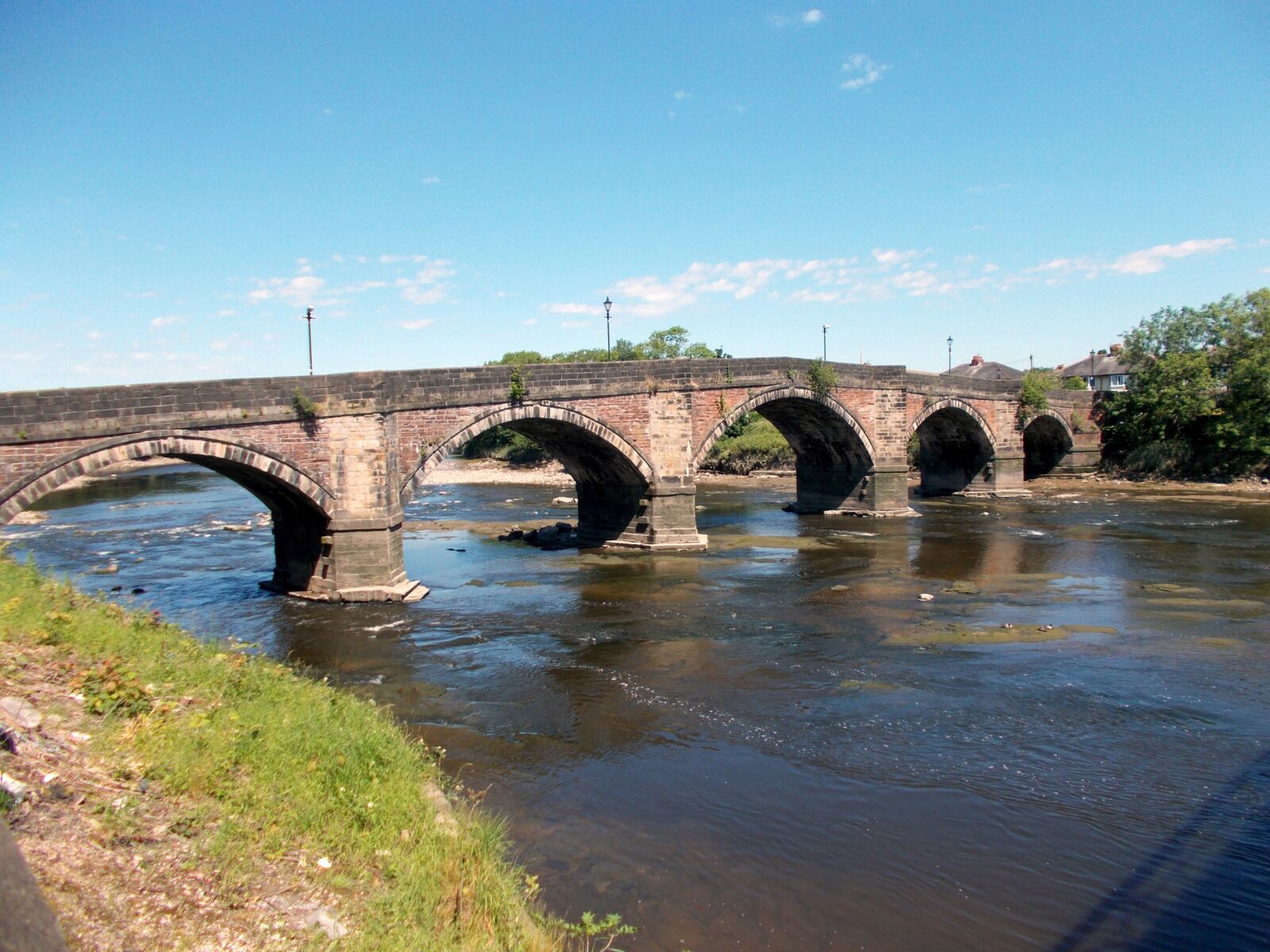 Nikon Coolpix L31 sample photo. Old, bridge, river photography