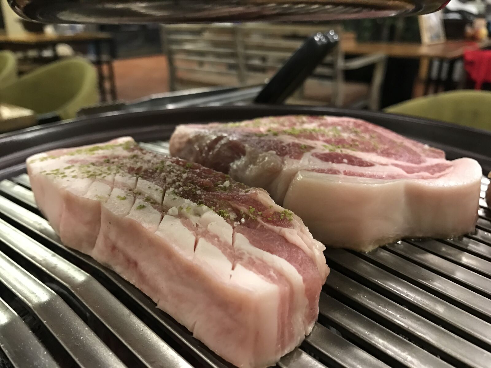 iPhone 7 back camera 3.99mm f/1.8 sample photo. Korean food, barbecue, pork photography