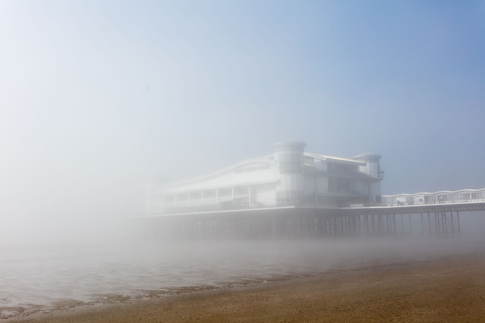 Canon EOS 5DS R sample photo. Beach, pier, fog photography