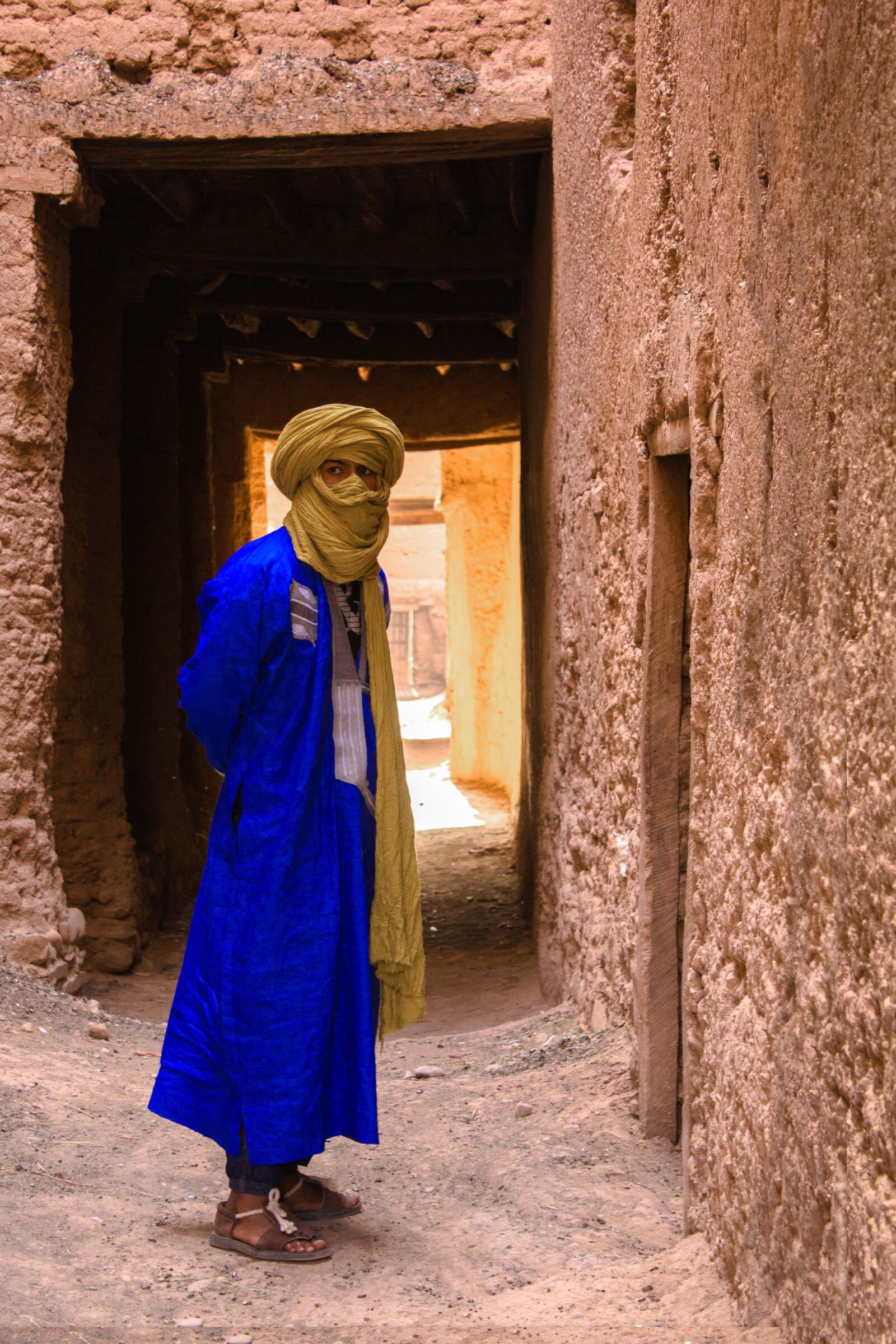 Canon EOS 1200D (EOS Rebel T5 / EOS Kiss X70 / EOS Hi) sample photo. Bedouin, morocco, turban photography