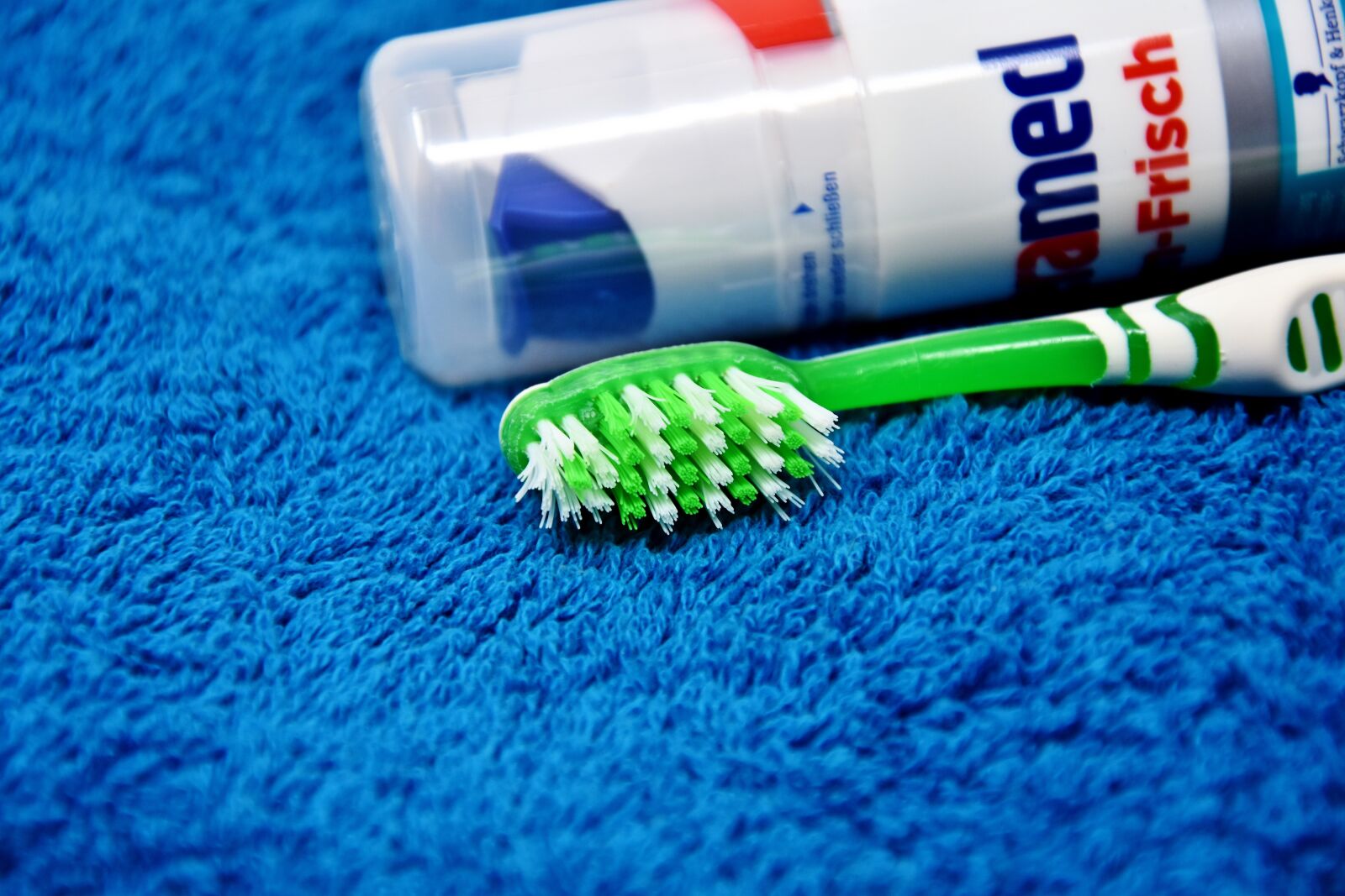 Nikon D7200 sample photo. Toothbrush, toothpaste, bristles photography