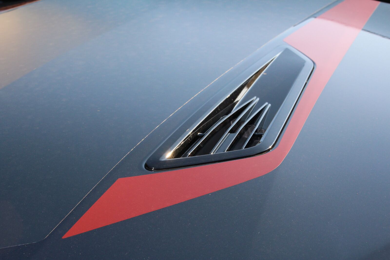 Canon EOS 1200D (EOS Rebel T5 / EOS Kiss X70 / EOS Hi) sample photo. Air intake, hood, dodge photography