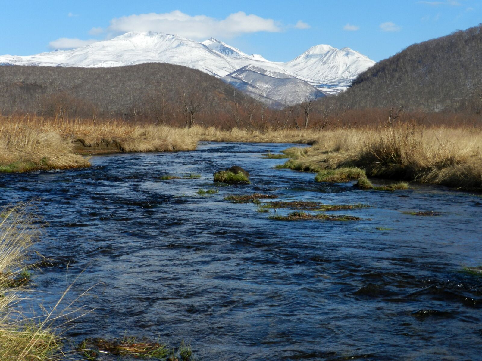 Nikon Coolpix P500 sample photo. River, mountains, volcanoes photography