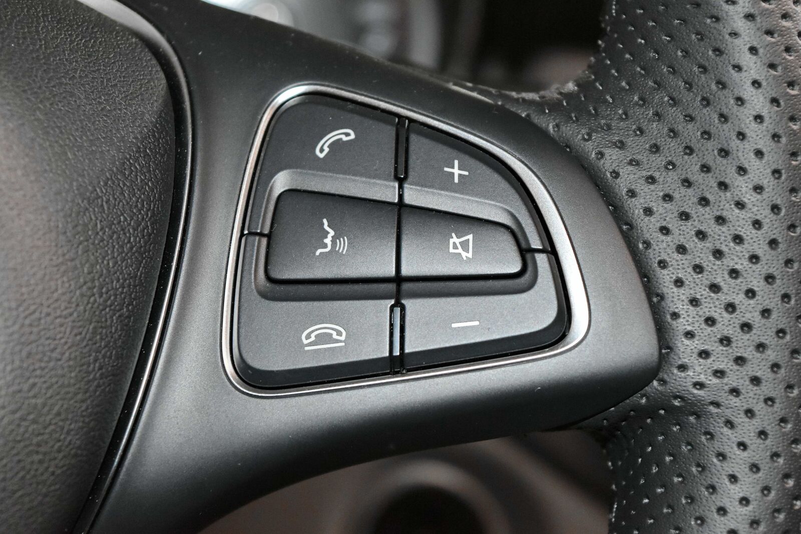 Nikon D5500 sample photo. Car, mechanism, dashboard, device photography
