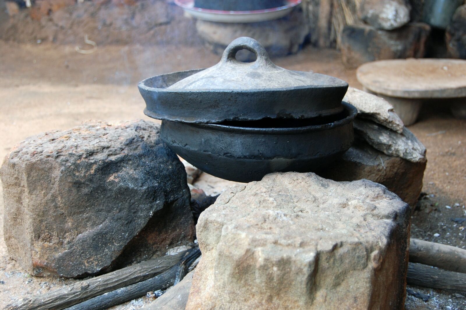 Nikon D40 sample photo. Africa, hearth, stone cookware photography