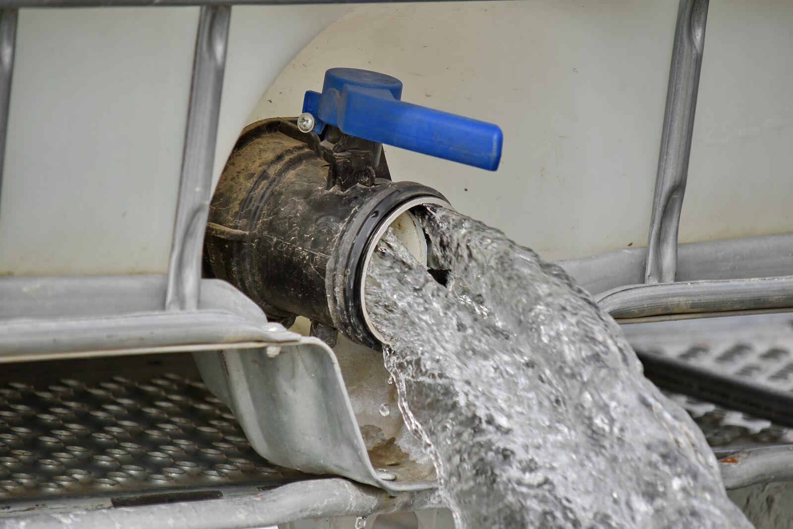 Nikon D5500 sample photo. Water, industry, faucet, tube photography