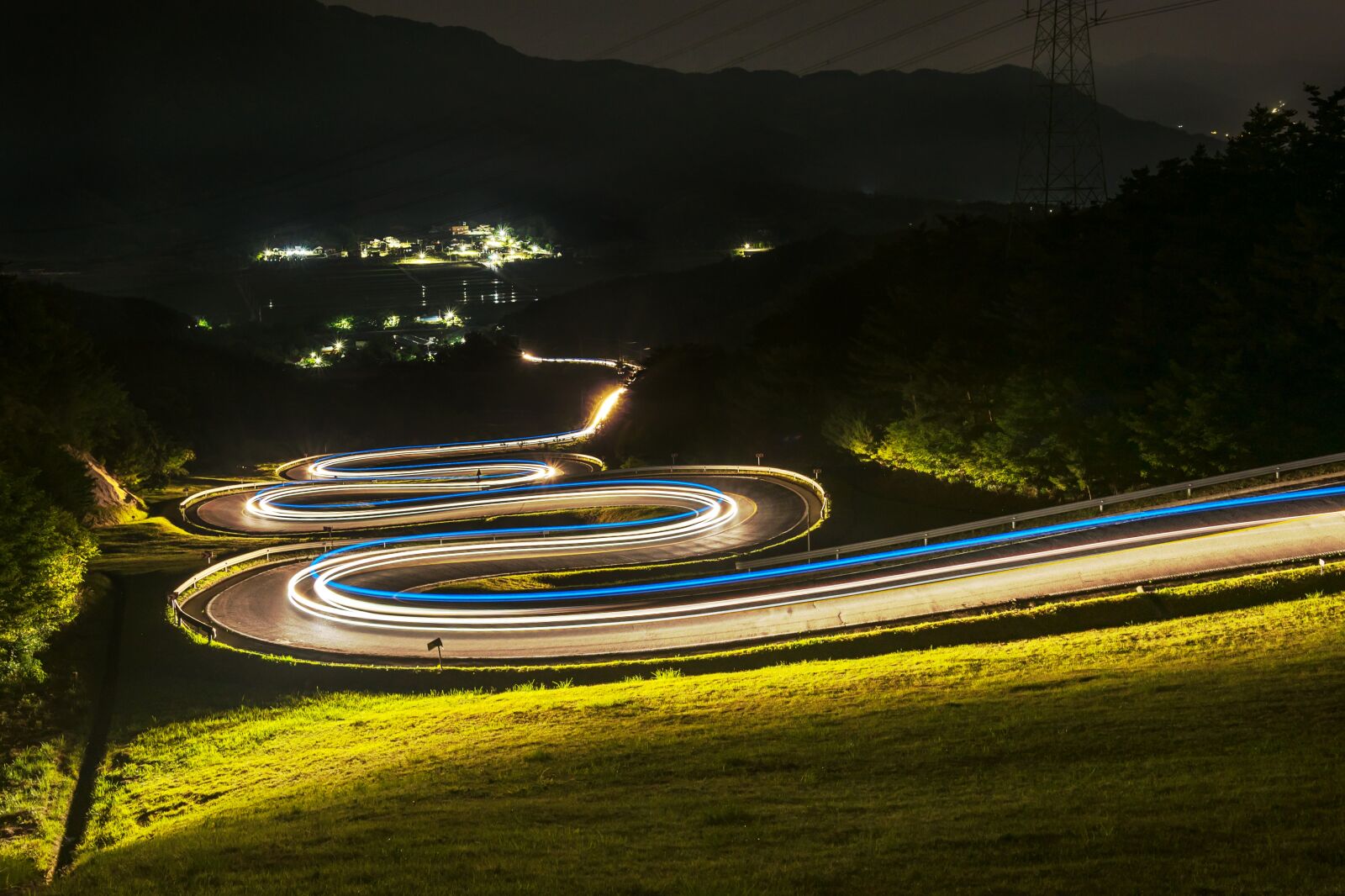 Nikon D750 sample photo. Road, night view, vehicle photography