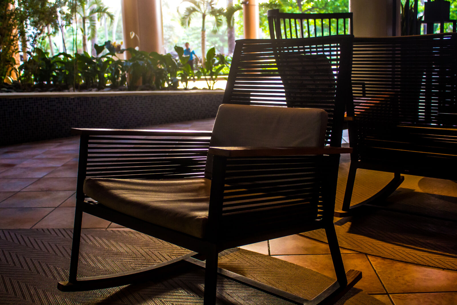 Canon EOS 600D (Rebel EOS T3i / EOS Kiss X5) sample photo. Hotel, lobby, rocking, chair photography