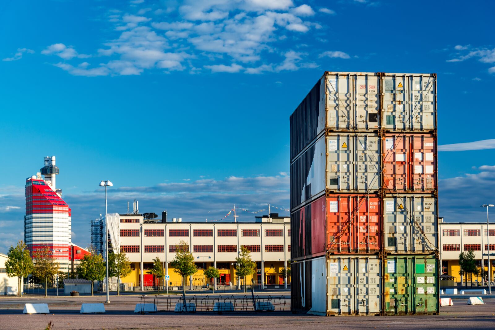 Nikon D610 sample photo. Container, lipstick, city photography