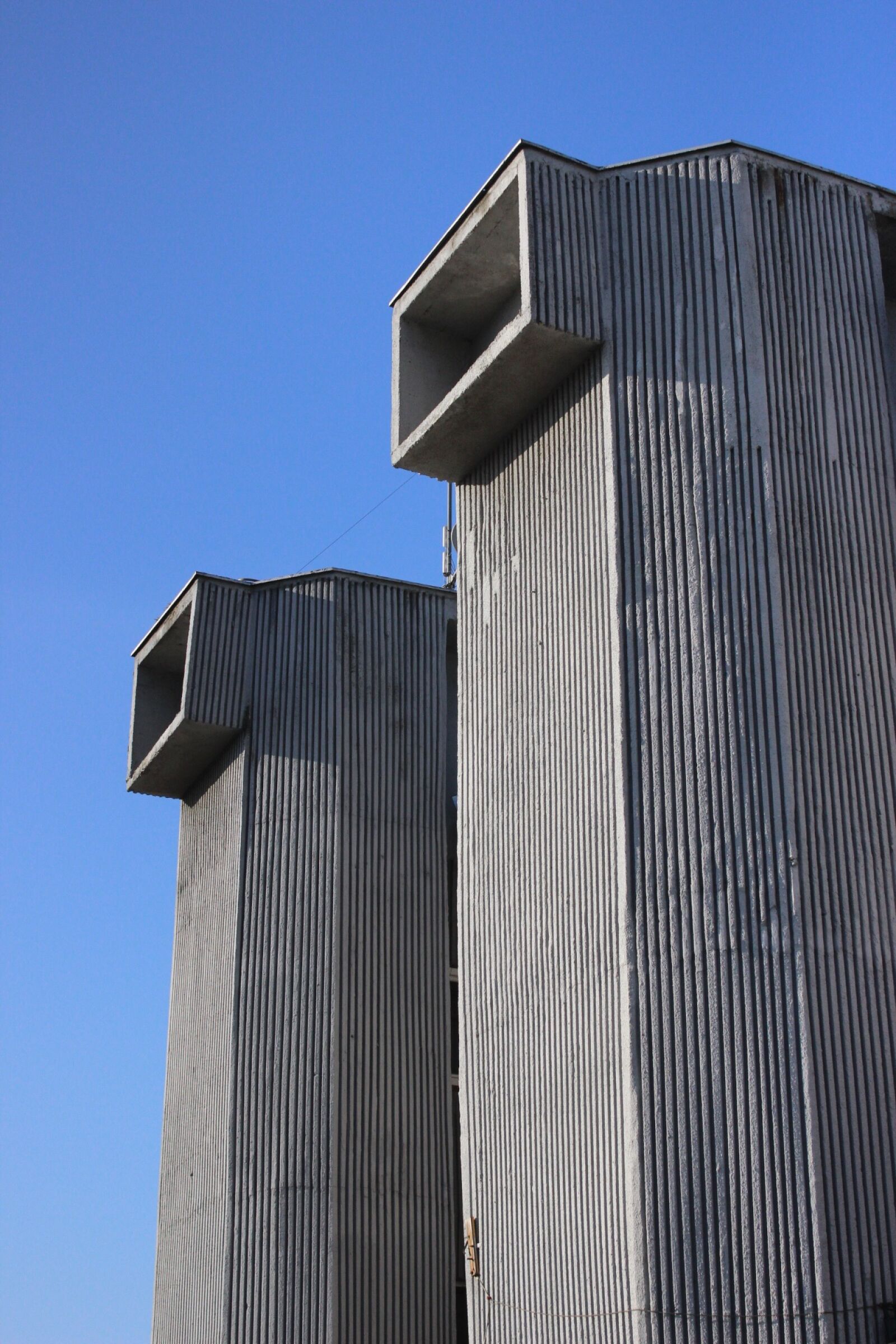 Canon EOS 600D (Rebel EOS T3i / EOS Kiss X5) sample photo. Concrete, architecture, building photography
