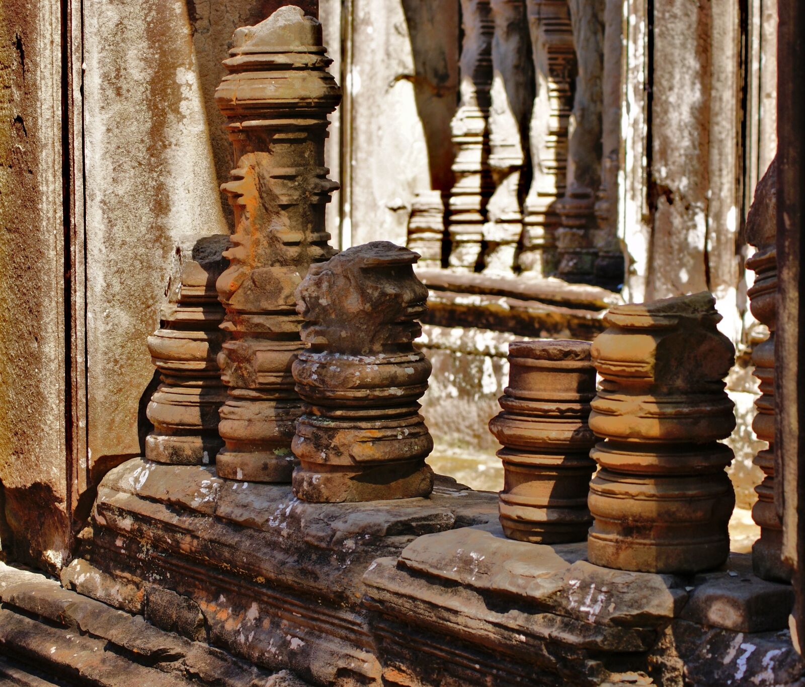 Sony Alpha DSLR-A230 sample photo. Column, ruins, broken photography