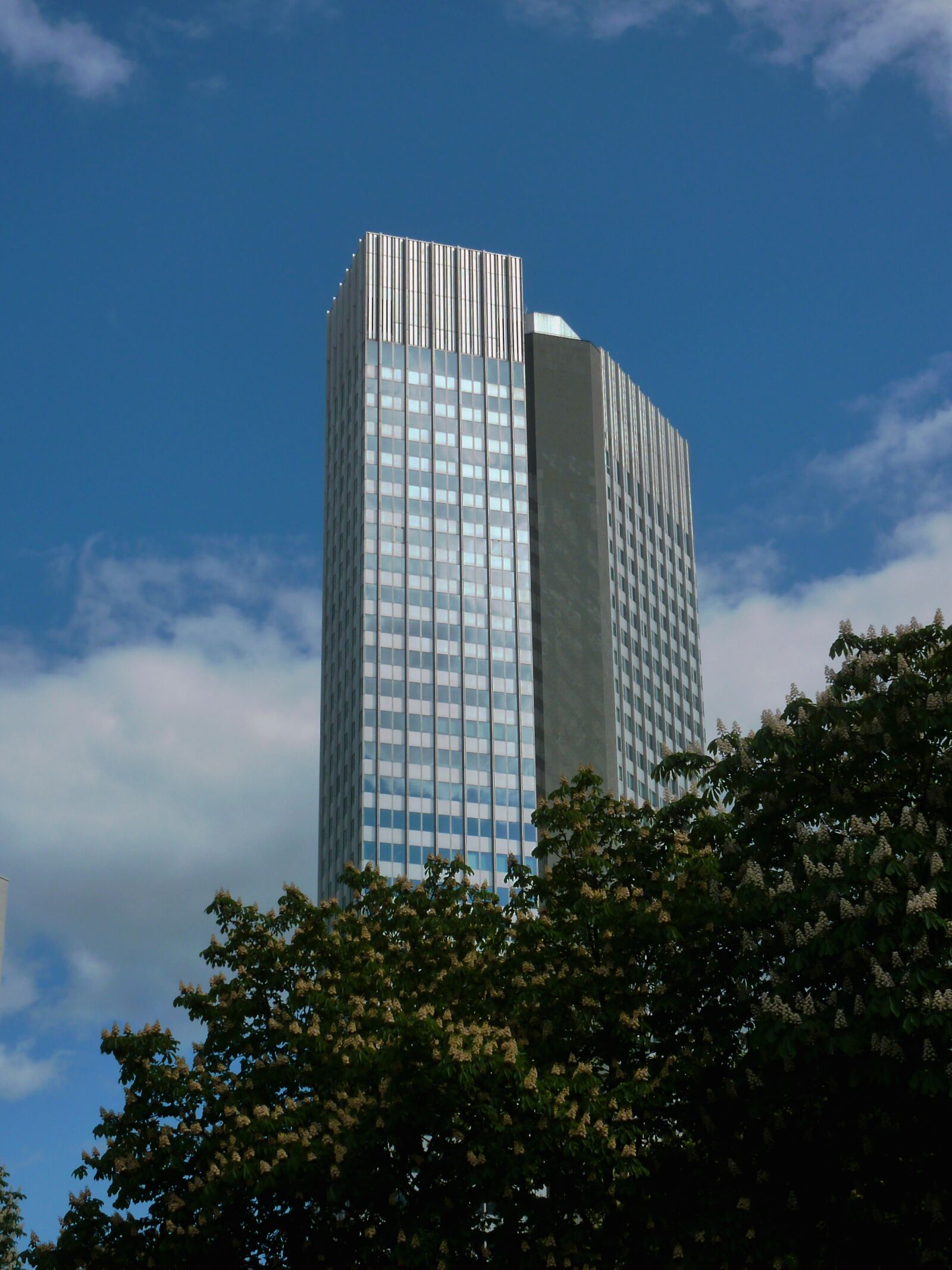 Panasonic DMC-TZ7 sample photo. Architecture, skyscraper, city photography