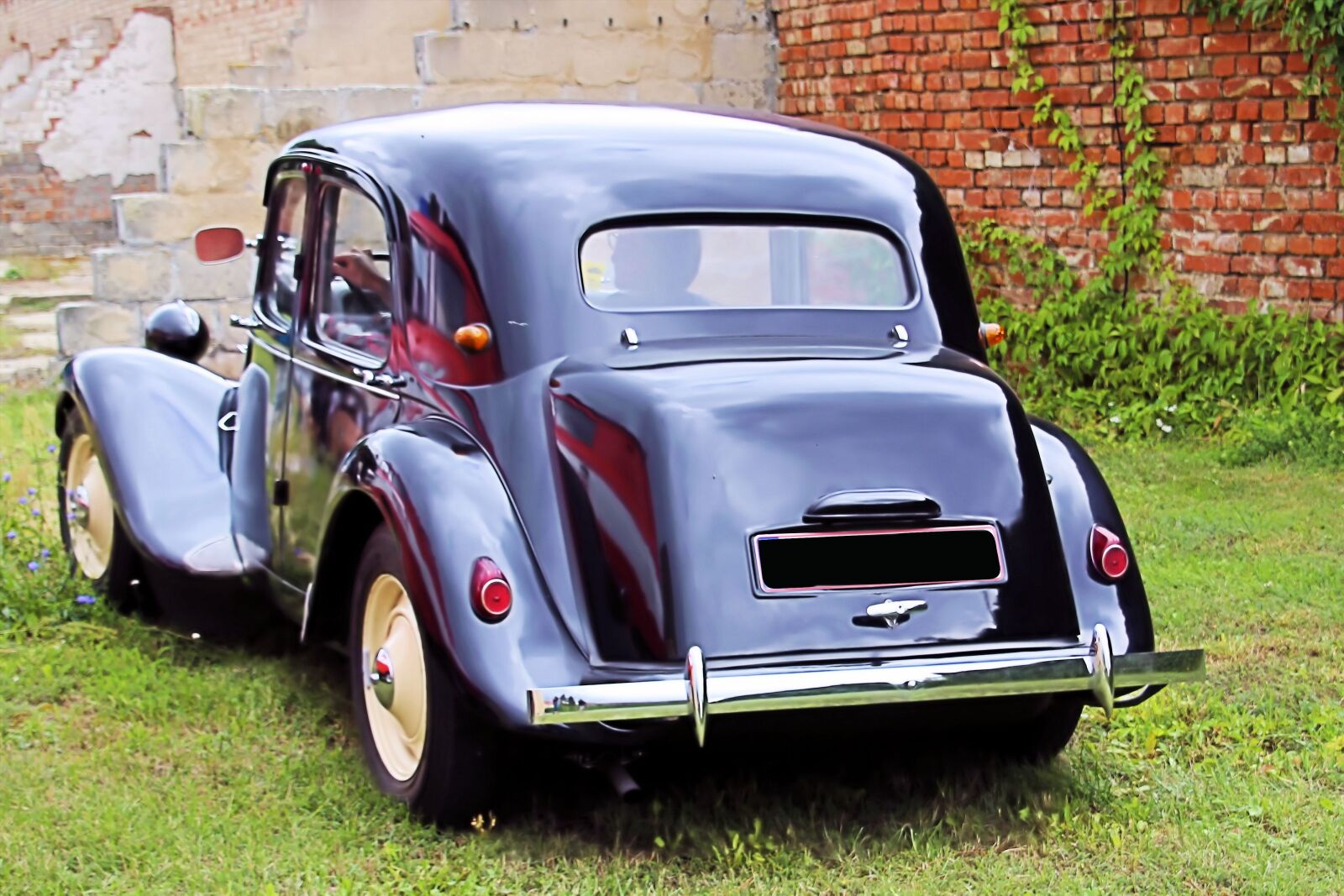 Canon EOS 1200D (EOS Rebel T5 / EOS Kiss X70 / EOS Hi) sample photo. Citroen 11cv, oldtimer, classic photography