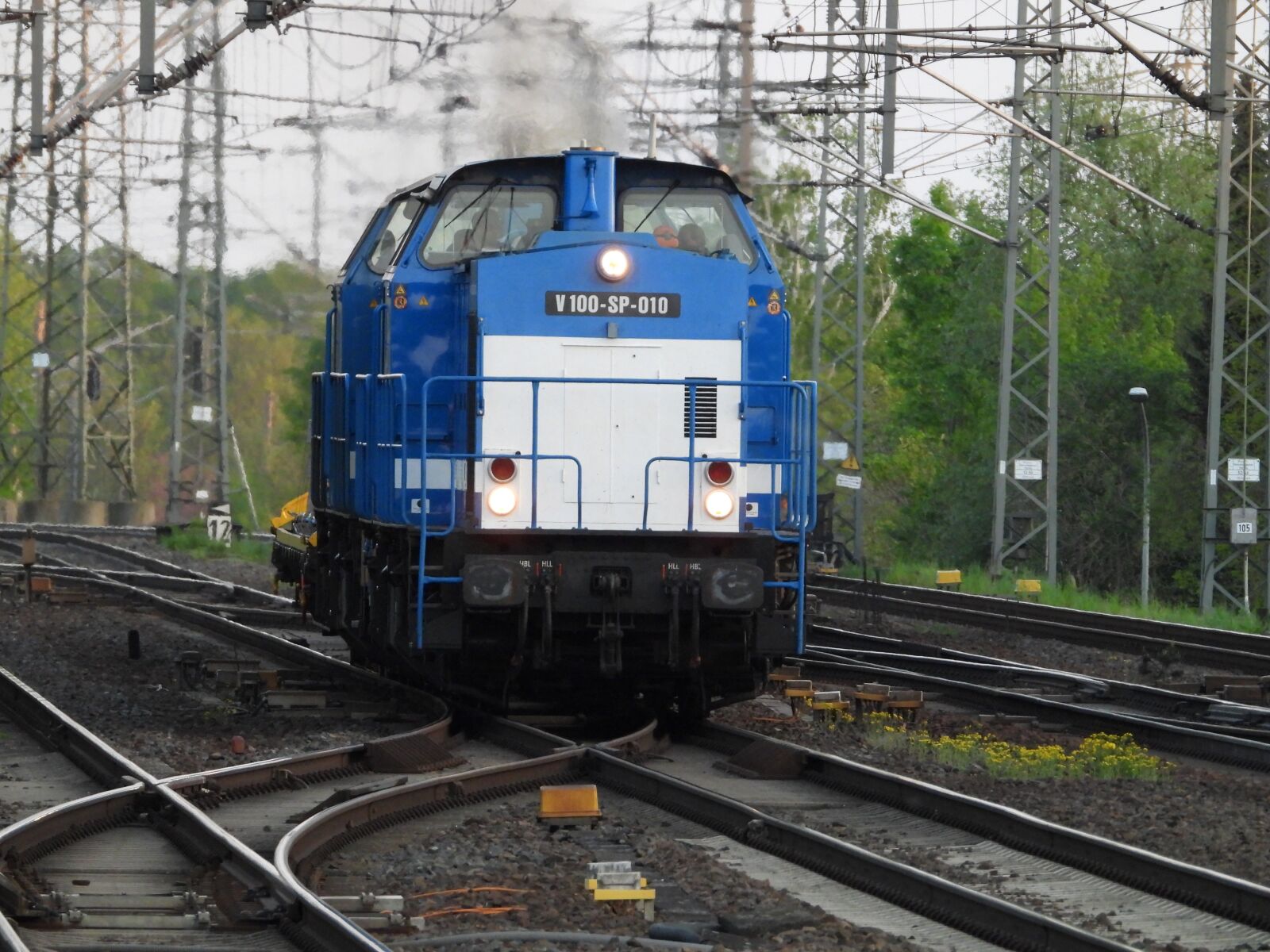 Nikon Coolpix P1000 sample photo. Switcher, diesel locomotive, v100 photography