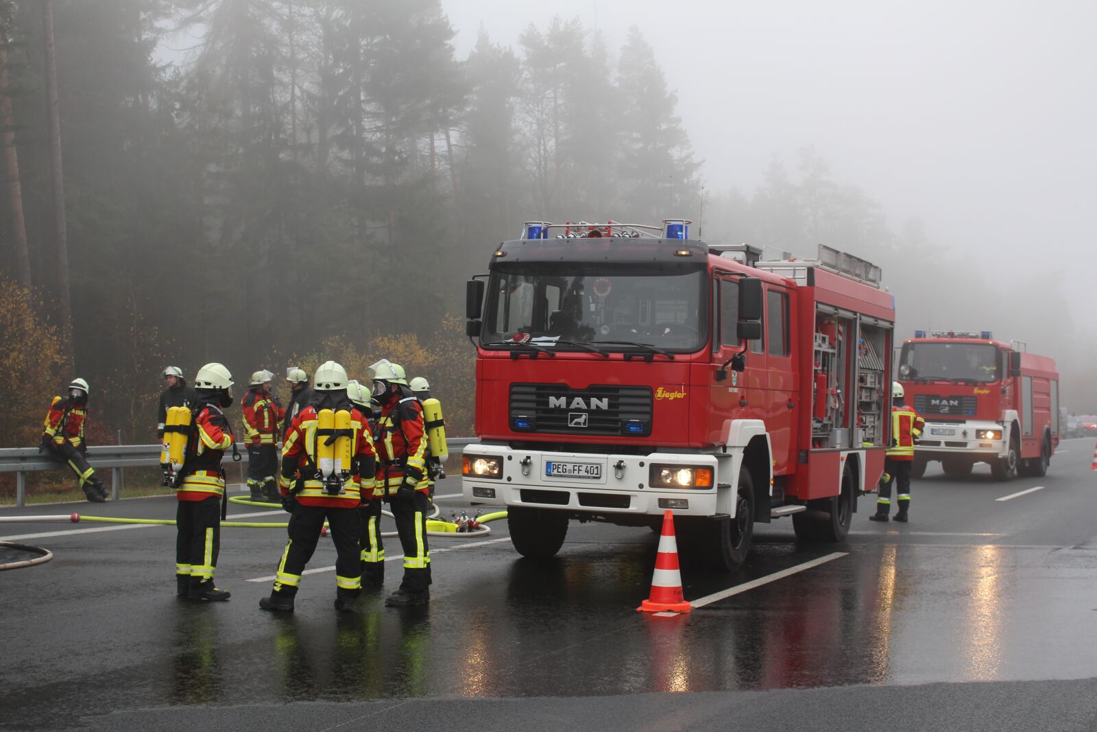 Canon EOS 700D (EOS Rebel T5i / EOS Kiss X7i) sample photo. Fire, highway, accident photography