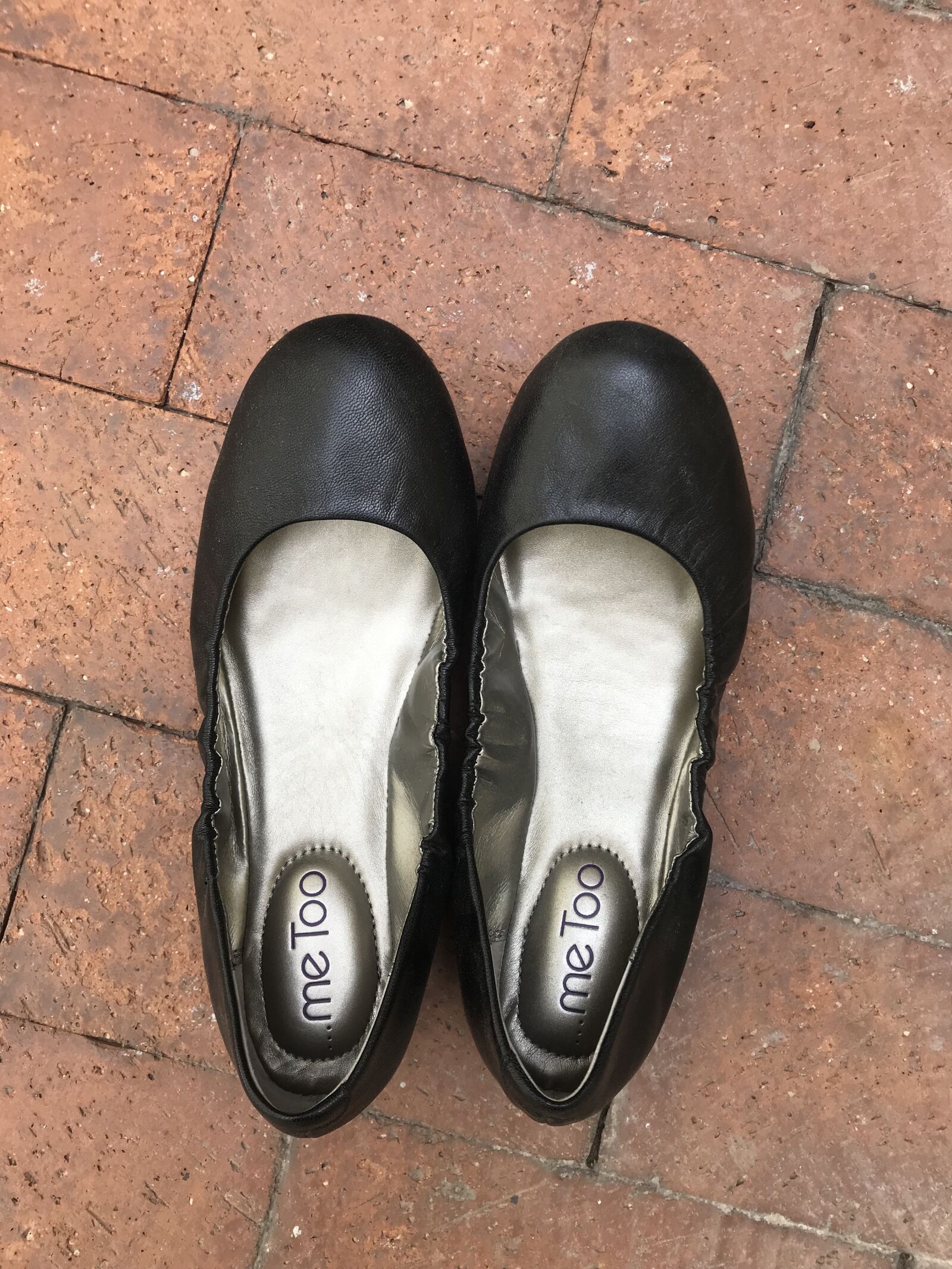 iPhone 7 back camera 3.99mm f/1.8 sample photo. Women, shoes, statement photography