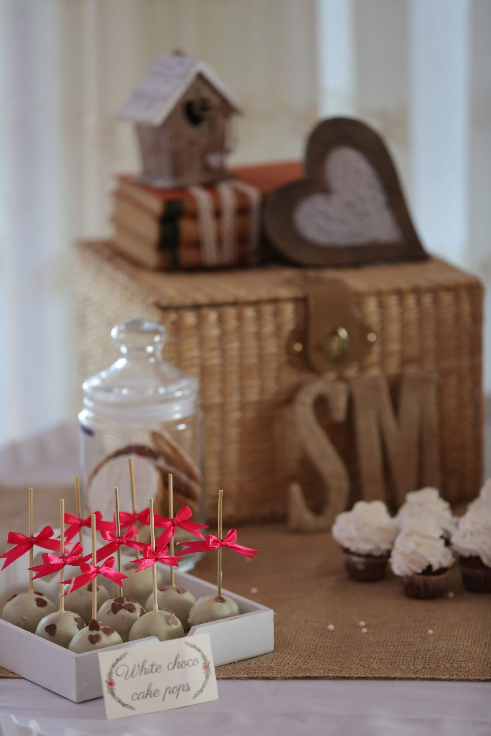 Canon EOS 5D Mark III sample photo. Candy, chocolate, decoration, decorative photography