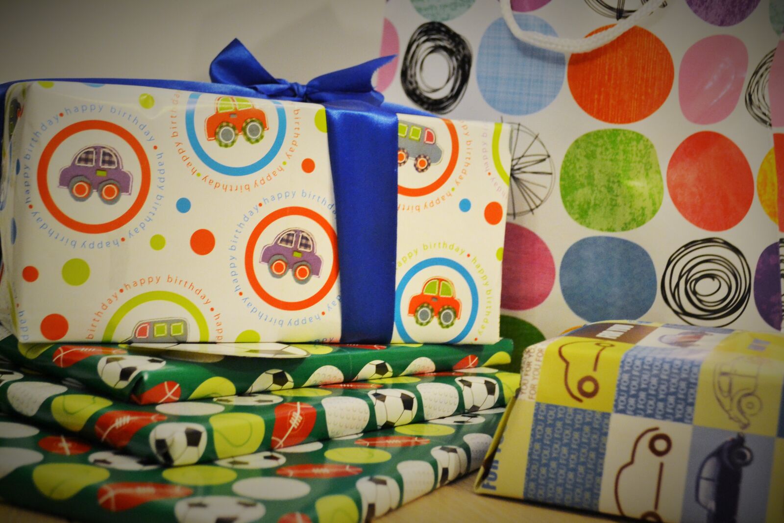 Nikon D3100 sample photo. Birthday, box, gift, gifts photography