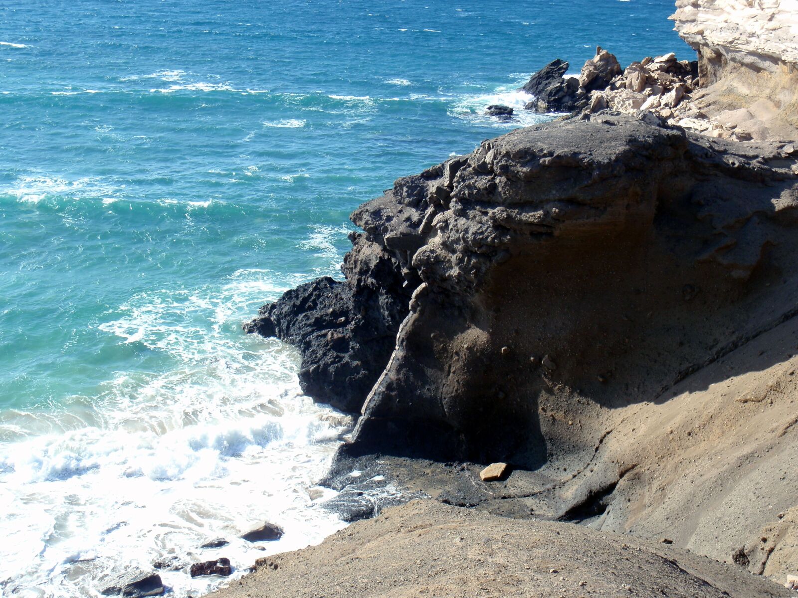 Olympus u9000,S9000 sample photo. Fuerteventura, cliff, beach photography