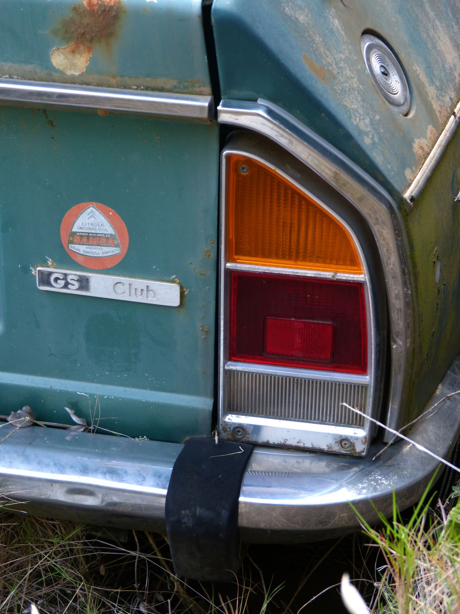 Panasonic DMC-FZ62 sample photo. Car, old, detail photography