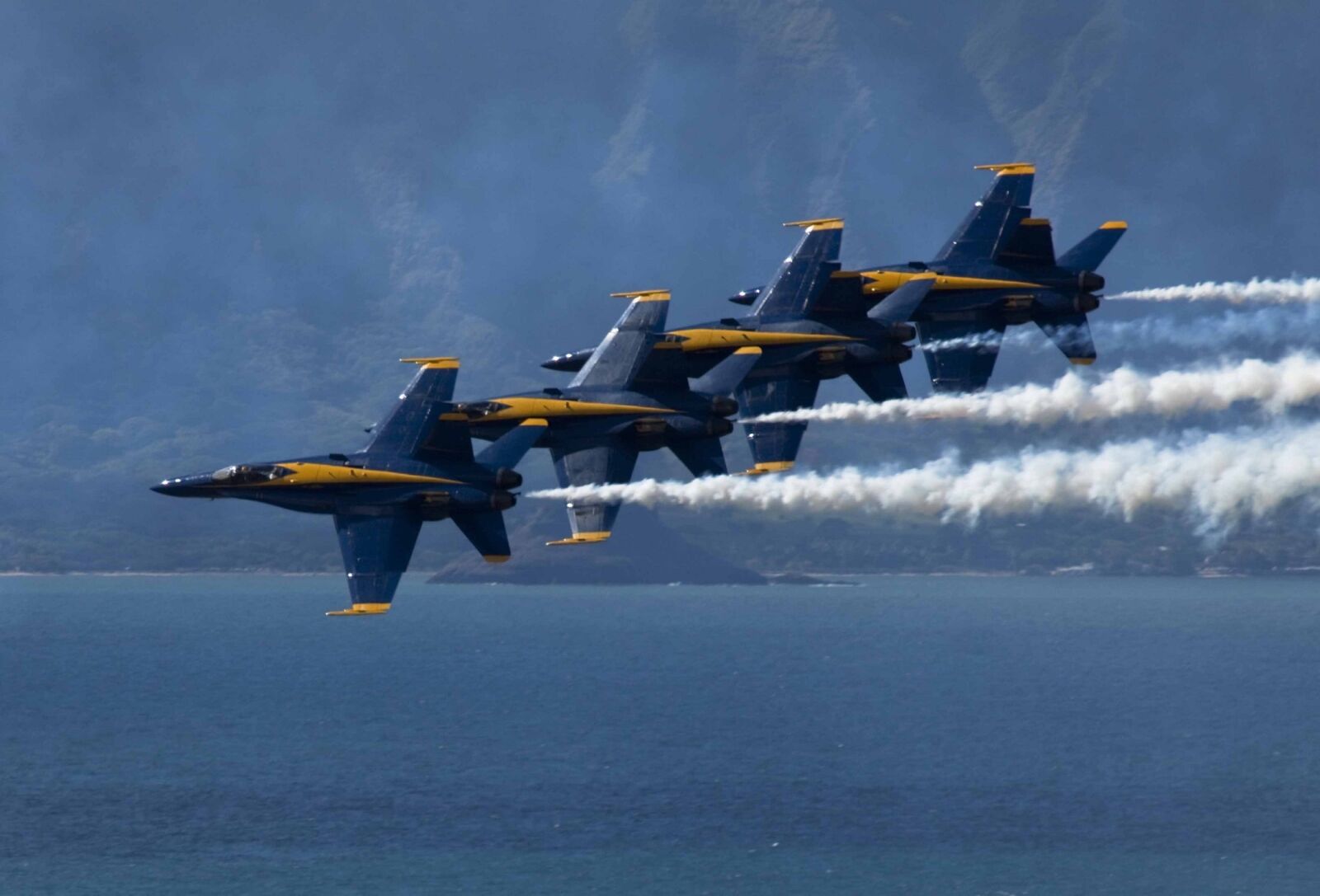 Canon EOS 5D Mark II sample photo. Blue angels, aircraft, flight photography