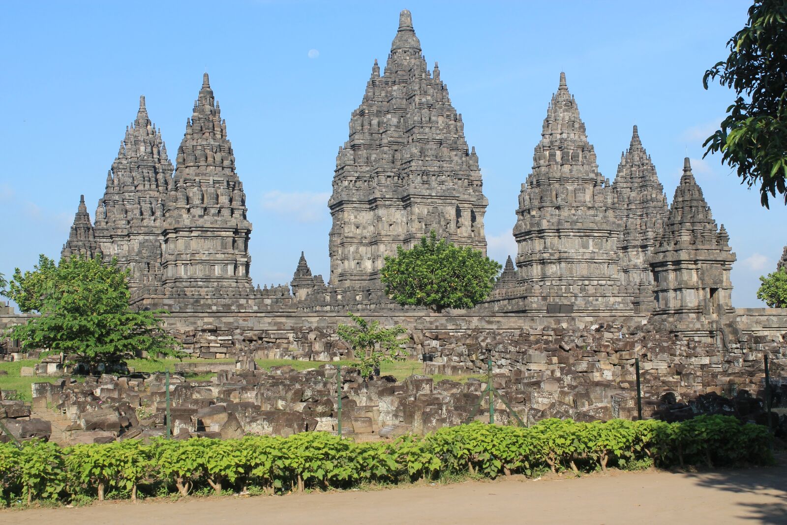 Canon EOS 1100D (EOS Rebel T3 / EOS Kiss X50) sample photo. Historic buildings, prambanan, yogyakarta photography