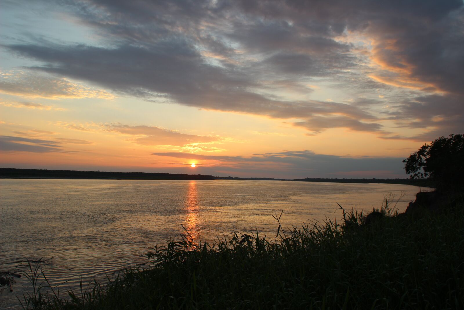 Canon EOS 600D (Rebel EOS T3i / EOS Kiss X5) sample photo. Sunset, bank, beach photography