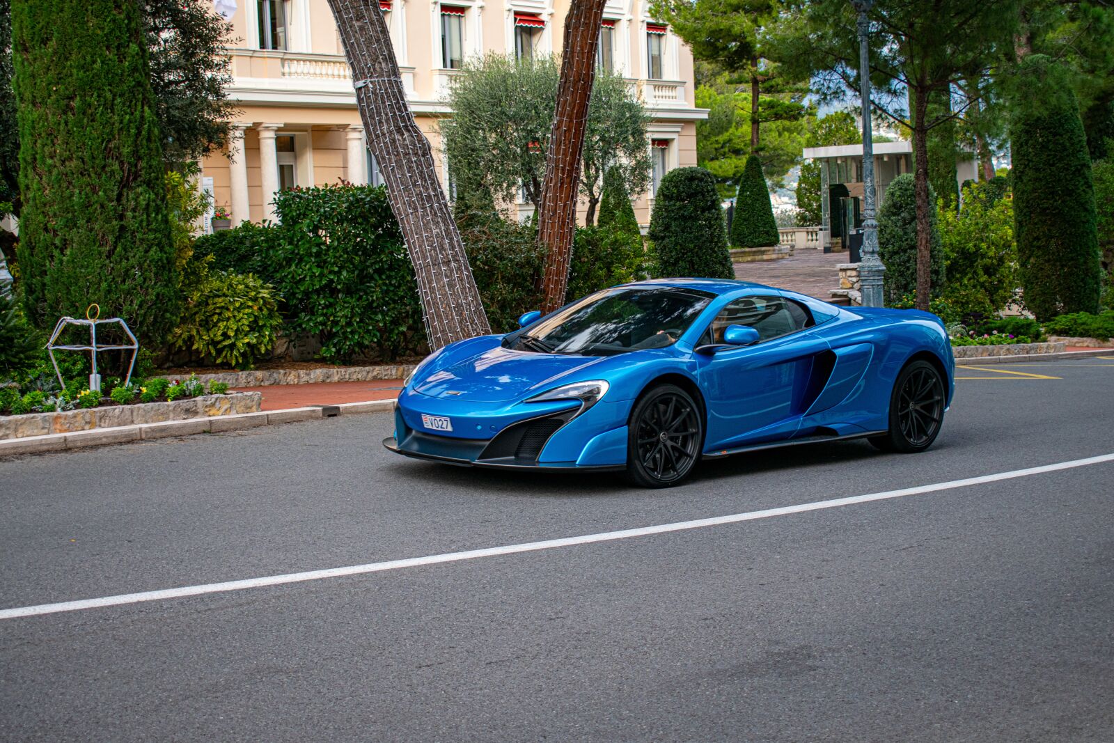 Nikon D5600 sample photo. Car, blue, driving photography
