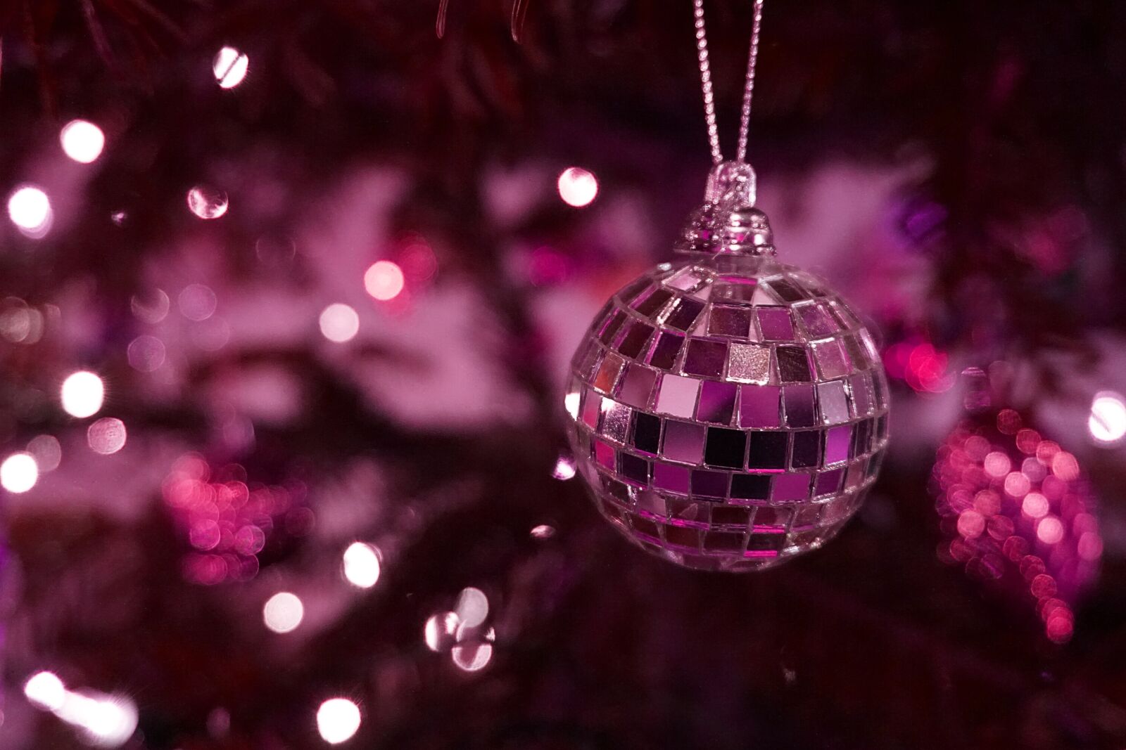 Sony a5100 sample photo. Ball, christmas ornament, disco photography