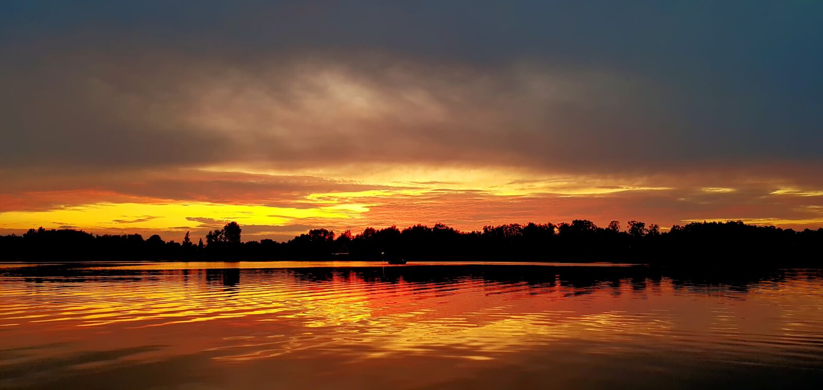 Samsung Galaxy S8 sample photo. Sunset, lake, sky photography