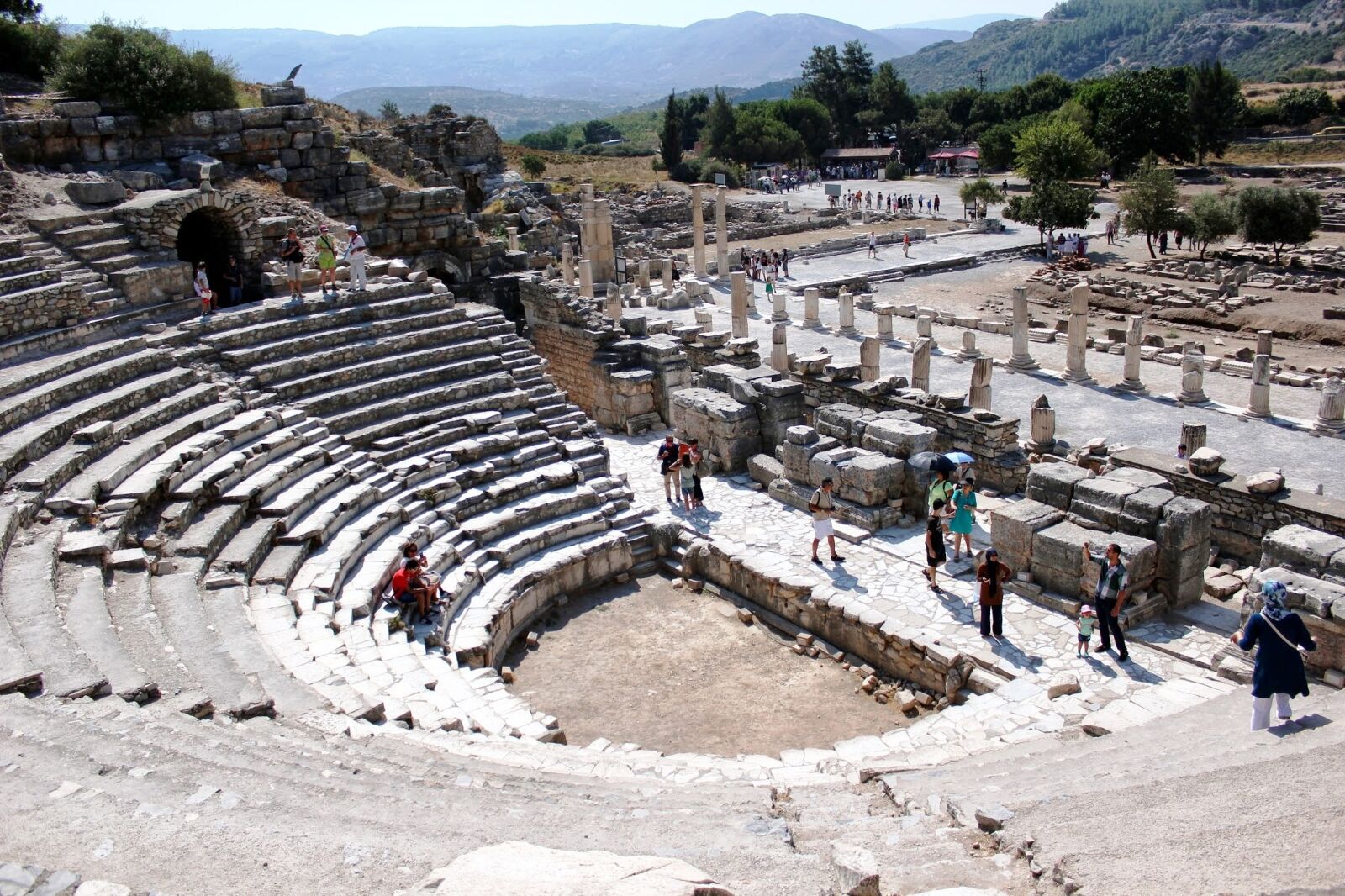 Canon EOS 550D (EOS Rebel T2i / EOS Kiss X4) sample photo. Ancient theatre, theatre, ancient photography