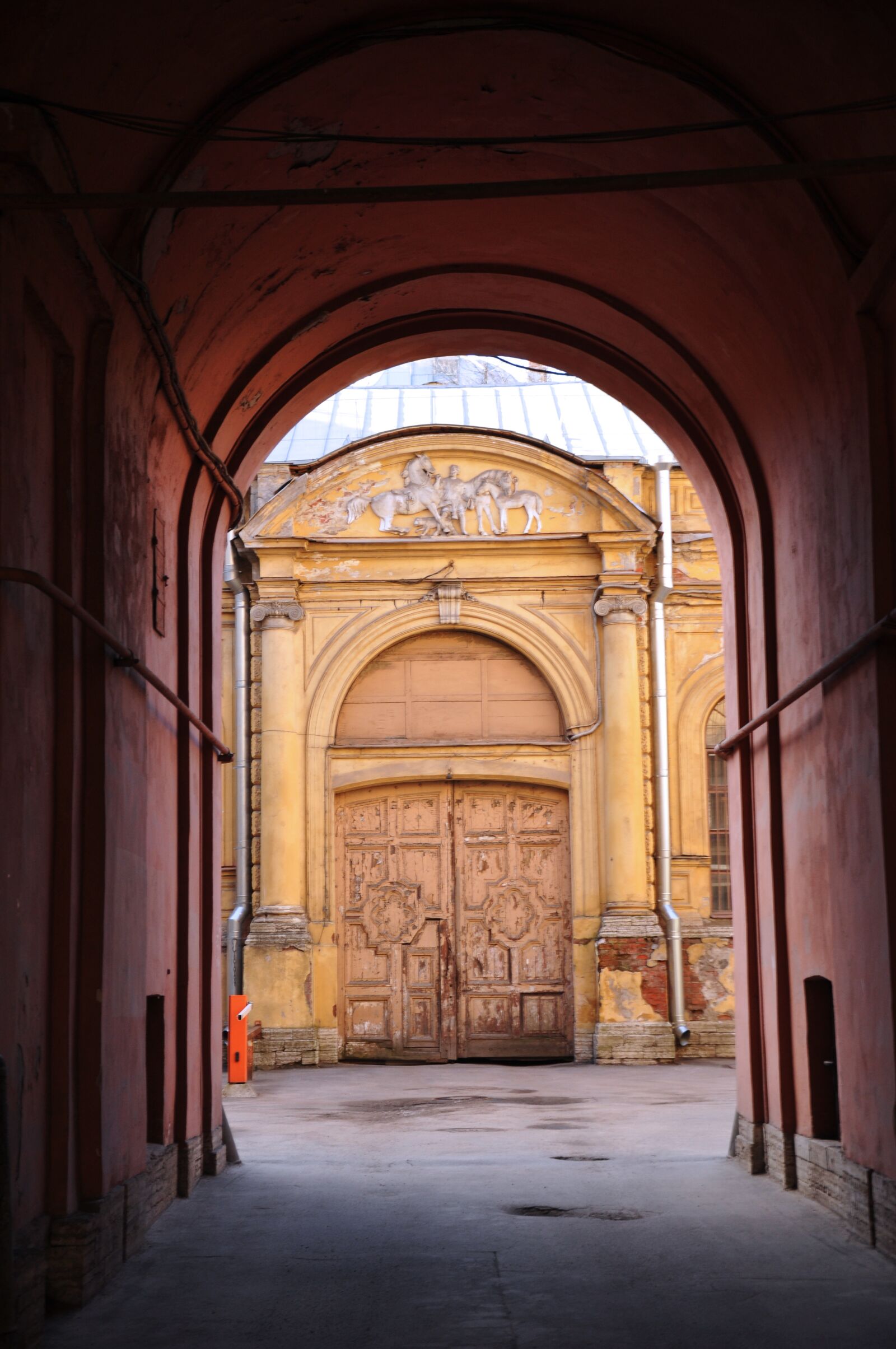 Nikon D90 sample photo. Arch, doors, door photography