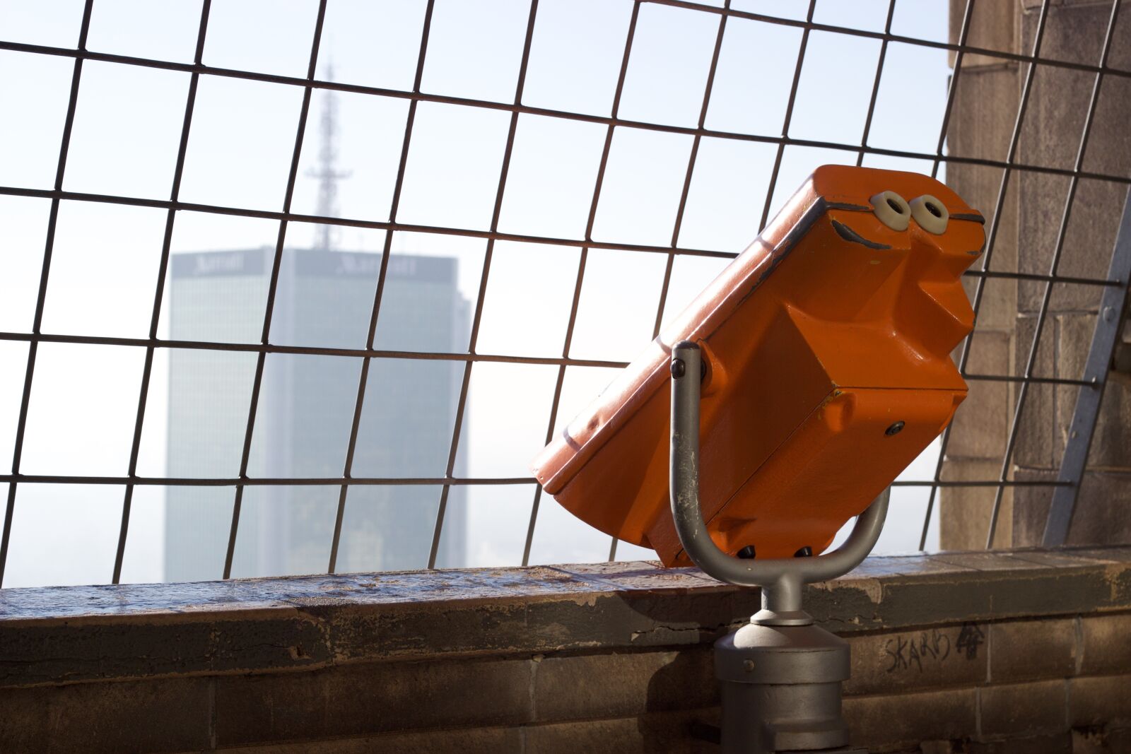 Canon EOS 600D (Rebel EOS T3i / EOS Kiss X5) + Canon EF 50mm F1.8 II sample photo. City, binoculars, telescope photography