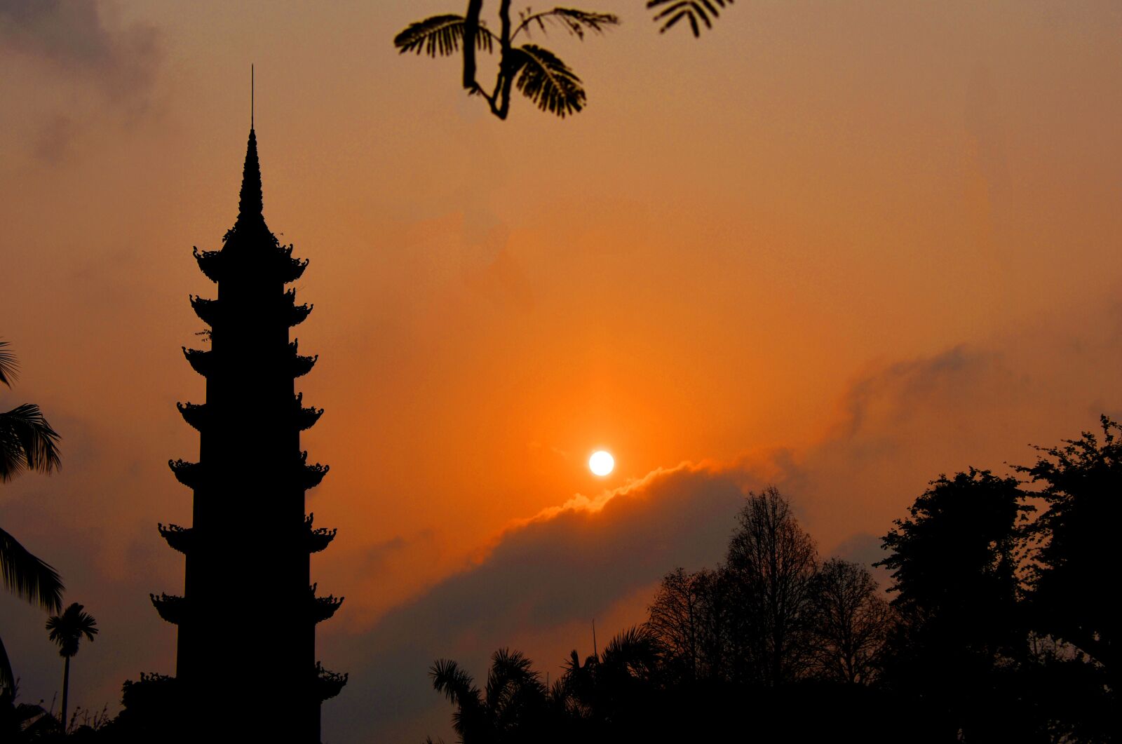 Nikon D7200 sample photo. Sunset, tran quoc pagoda photography
