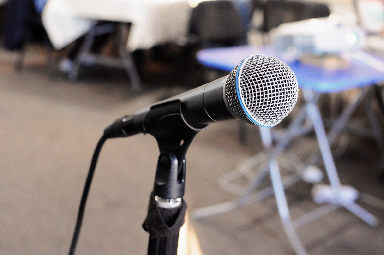 Nikon D5000 sample photo. Microphone, black, studio photography
