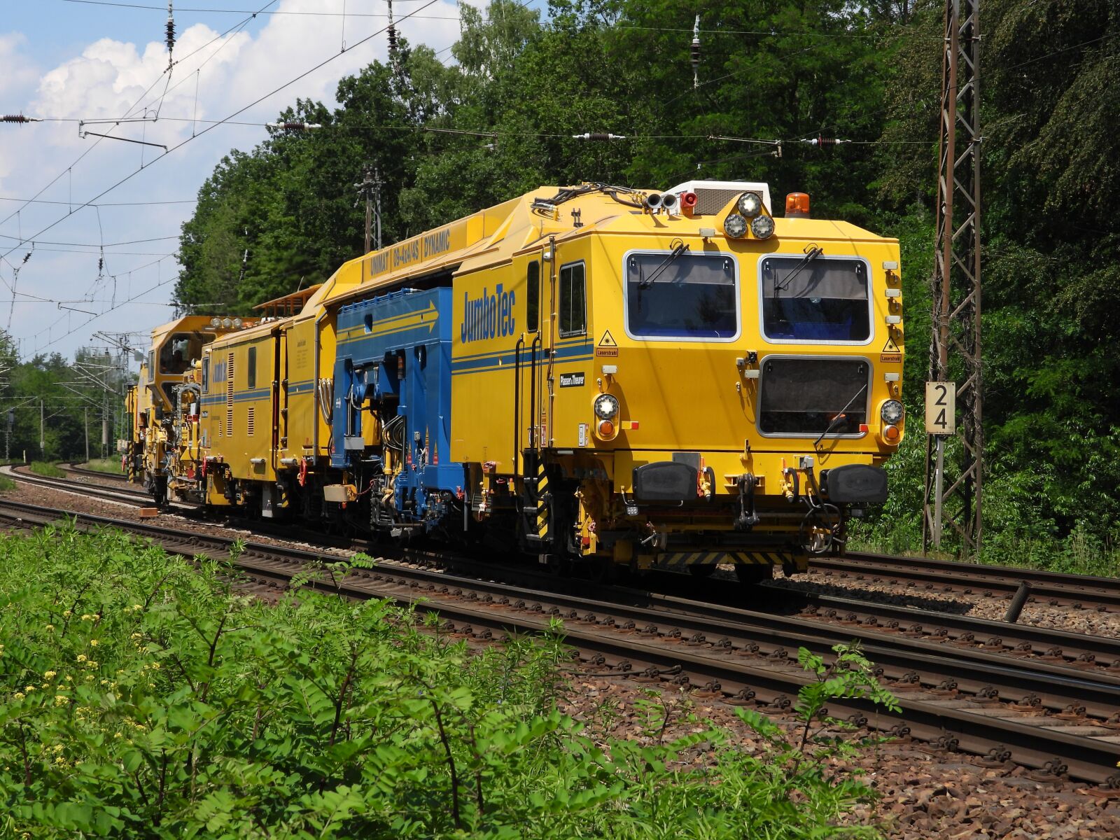 Nikon Coolpix P1000 sample photo. Train, loco, baulok photography