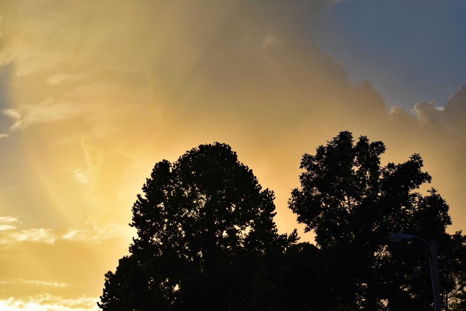 Nikon D3300 sample photo. Sunset rays, skyscape, nature photography