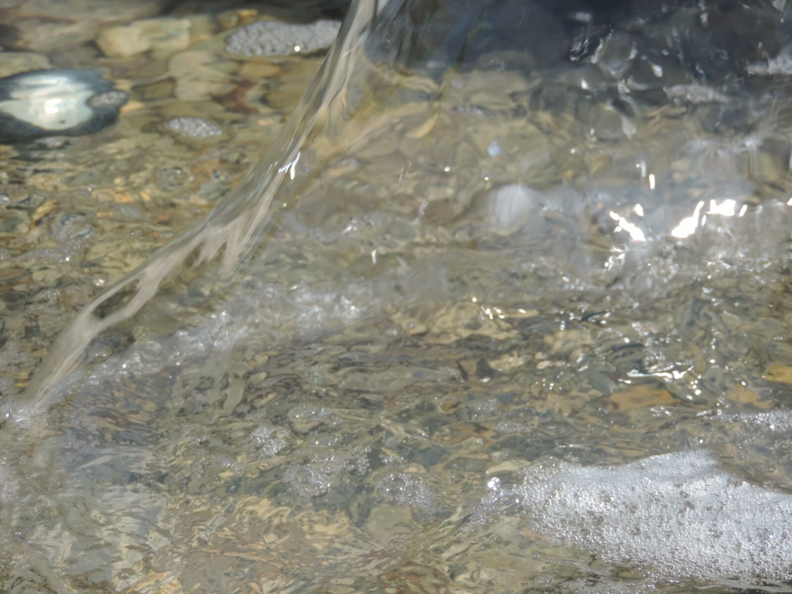 Nikon Coolpix P520 sample photo. Fountain, water, nature, wet photography