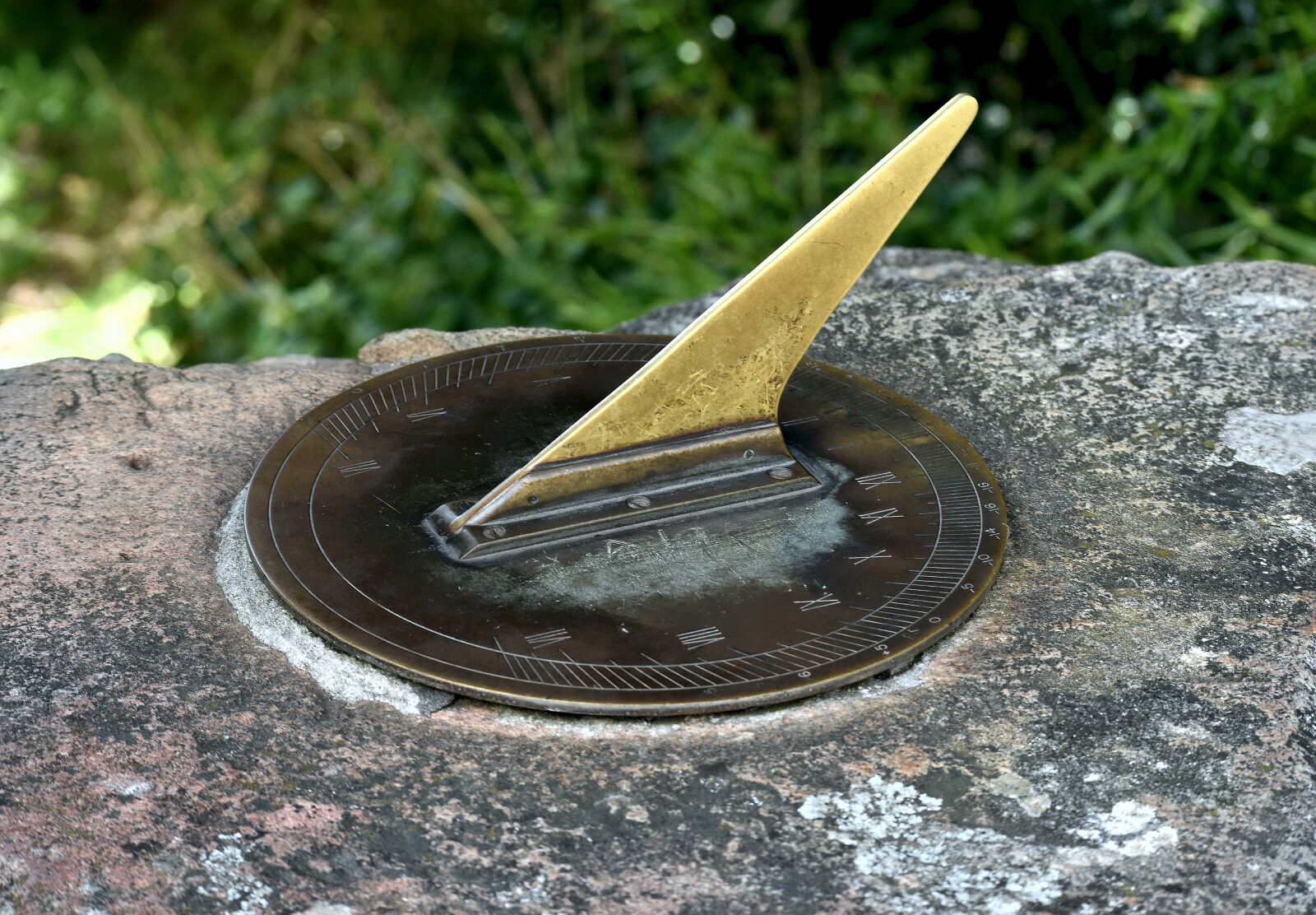 Nikon D5500 sample photo. Sundial, brass, instrument photography